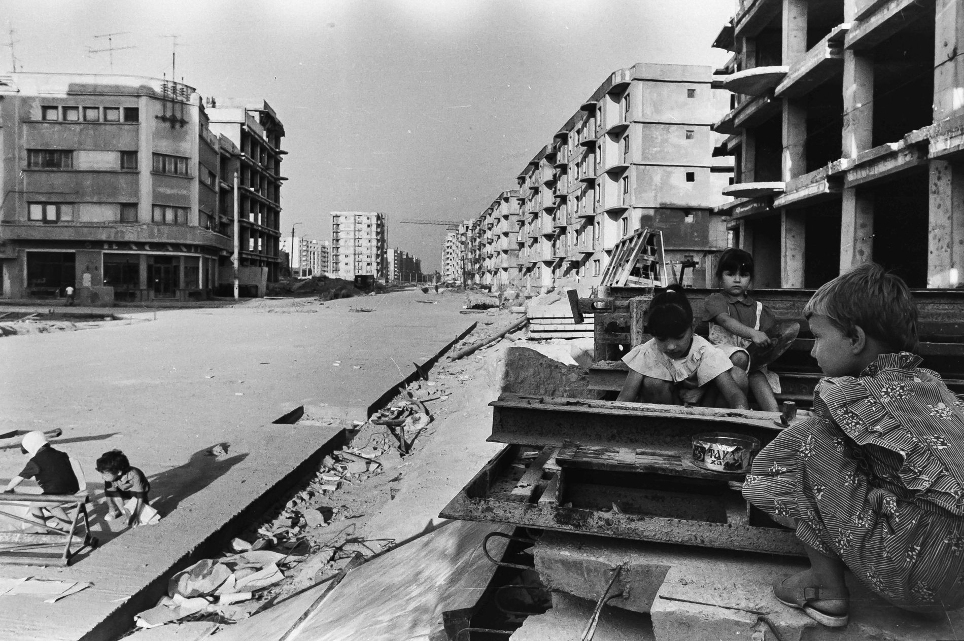 Bucureștiul liber de acum 30 de ani, fotografiat de un japonez aventurier: “Am văzut mulți oameni frumoși și liberi în acele zile”