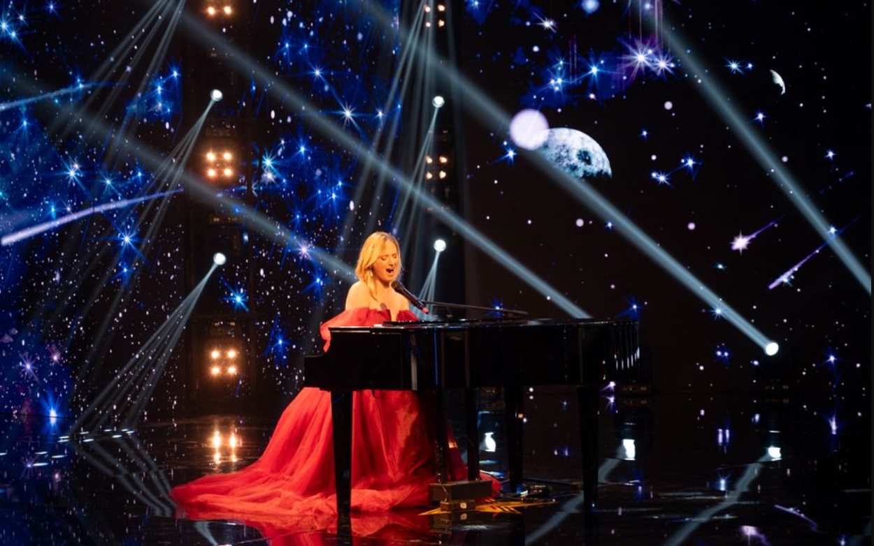 Cine e Violeta Botezatu, care a primit Golden Buzz la „Românii au talent” de la Andi Moisescu. Cântă la acordeon, la pian, la cobză, dar și operă