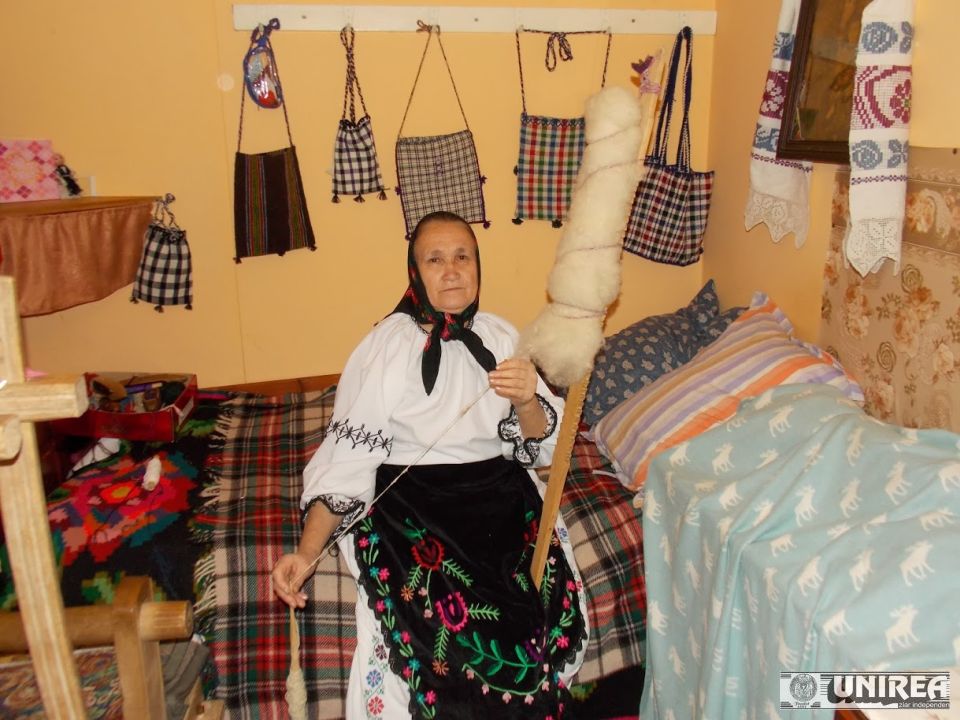 Povestea tulnicăresei Mariana Gligor din Țara Moților. ”Tezaurul uman viu” continuă tradițiile strămoșești