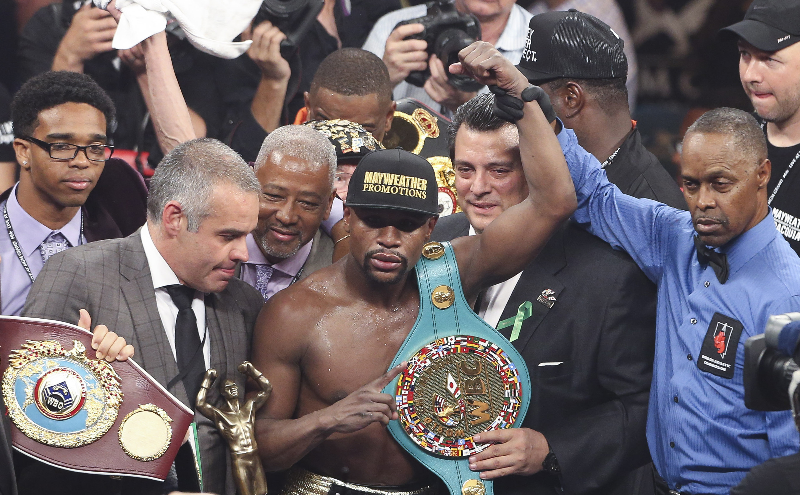 Ne place sau nu, dar ”meciul secolelor” ne-a dat răspunsul: arogantul Mayweather e cel mai bun boxer al generaţiei actuale!