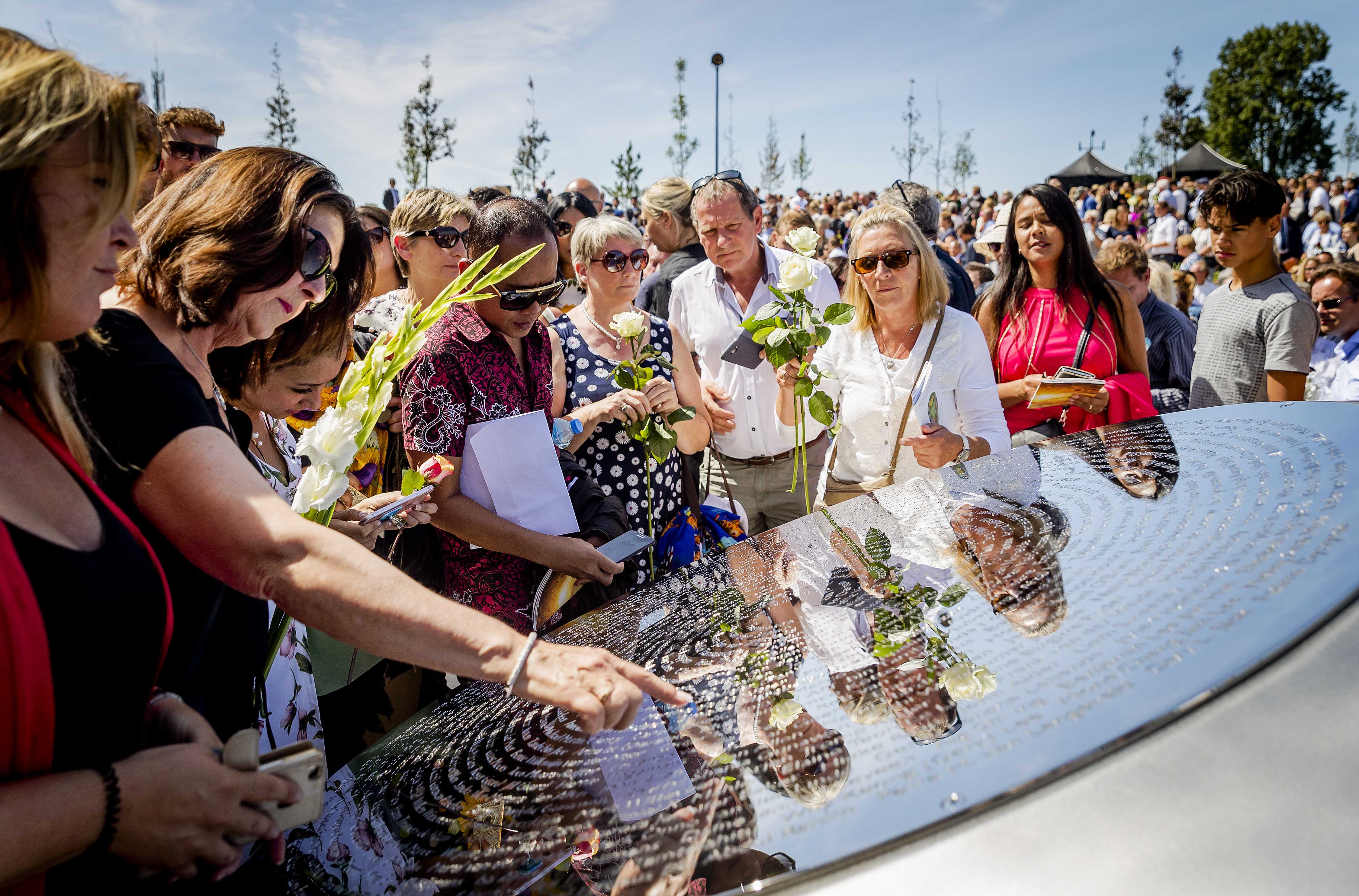 Memorial pentru victimele zborului MH17, la trei ani după ce avionul a fost doborât în estul Ucrainei