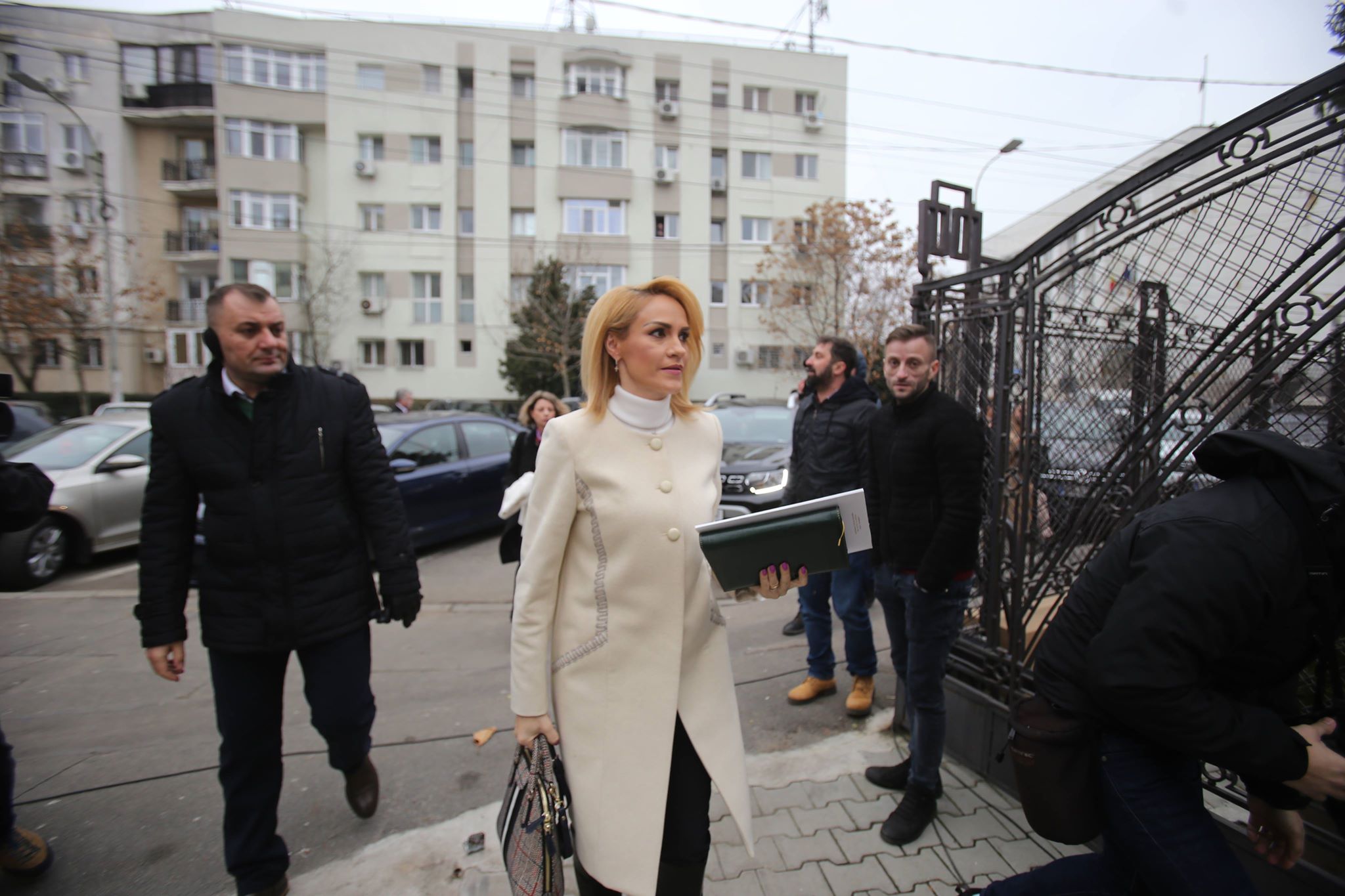 FOTO | Dragnea şi Teodorovici, faţă în faţă cu primarii de municipii, pentru negocieri pe buget. Falcă: Ne-a spus: "Ce vreţi să faceţi? Bugetul trebuie închis!"