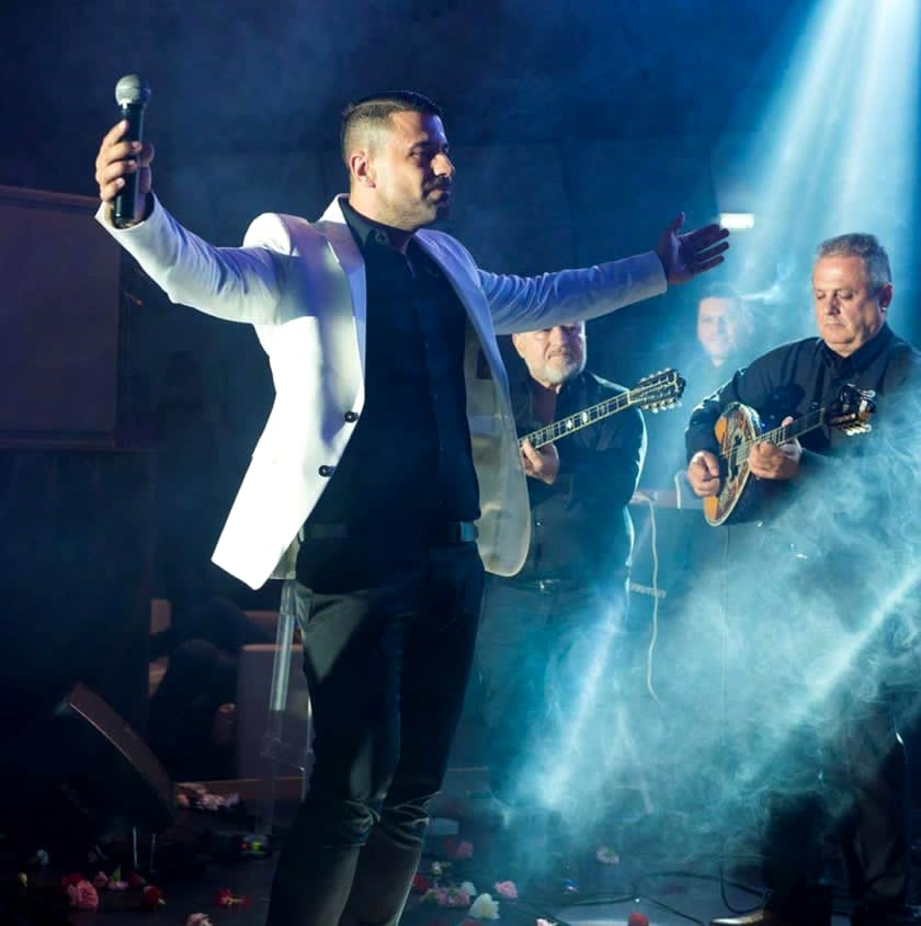 Artistul Ionuț Galani, concert pe plaja din Venus, în memoria actorului Jean Constantin