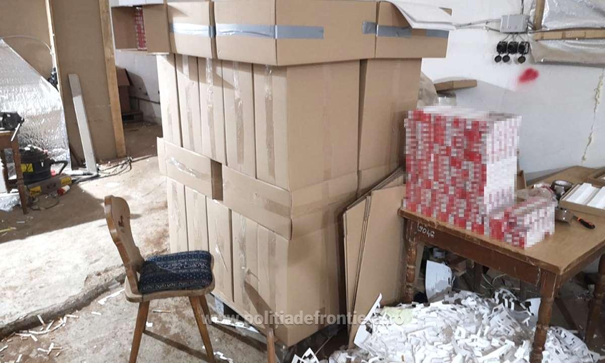 Fabrică de țigări de contrabandă descoperită într-o hală din Neamț. Clădirea era izolată cu polistiren pentru a nu fi detectată de camerele cu termoviziune