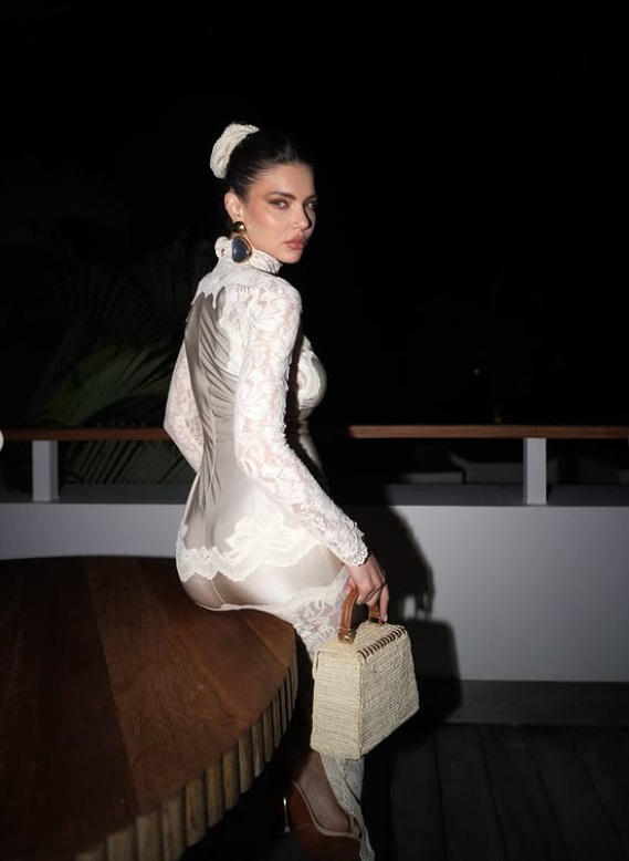Cristina Ich s-a întâlnit cu Adela Popescu și Irina Fodor în vacanța în Caraibe. Cum s-au pozat: „Albă ca Zăpada și cei doi pitici”