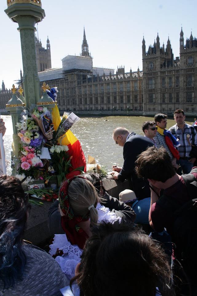 Omagiu pentru Andreea, românca ucisă în atacul din Londra, pe podul Westminster