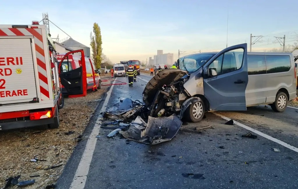 Un tată și fiica lui de 16 ani sunt doi dintre cei trei oameni morți în accidentul de la Independența. În mașina ruptă în două era și un băiat de 19 ani