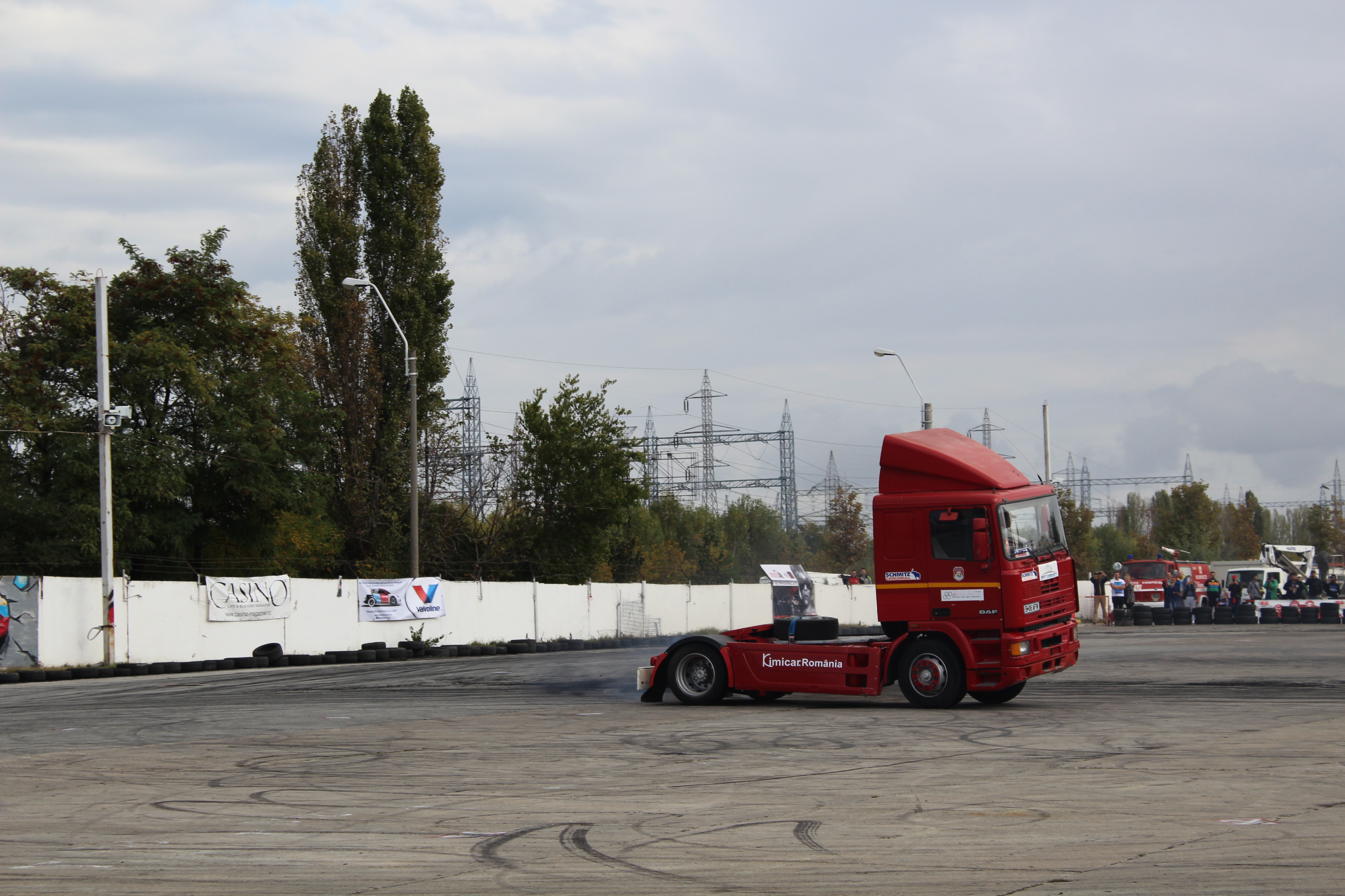 FOTO & VIDEO / Cei mai buni piloţi de drift s-au întrecut la primul Grand Prix organizat de Romanian Drift Community