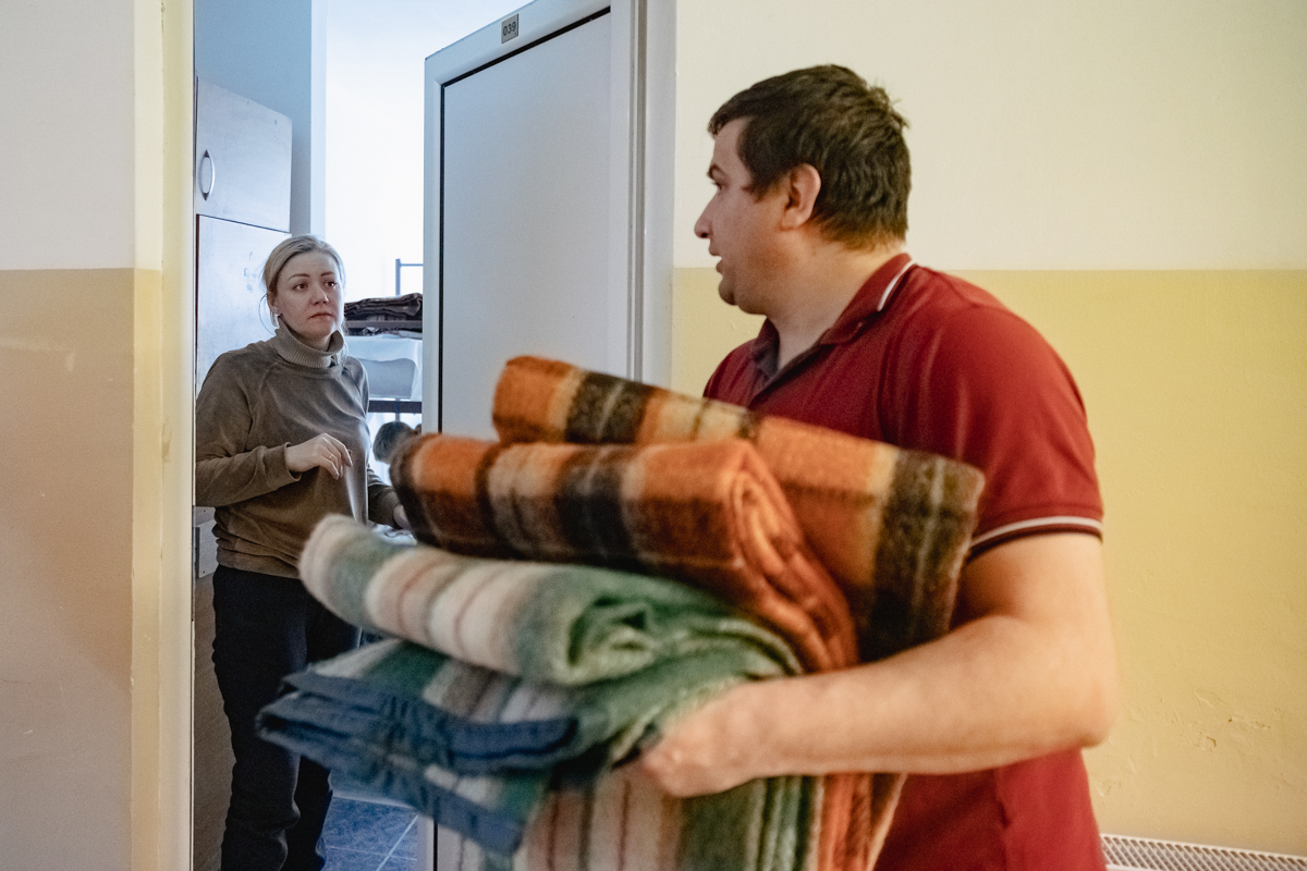 „Când ai avut totul, iar acum nu mai ai nimic”. Refugiații ucraineni ajunși într-un loc legendar în București: căminele studențești din Grozăvești