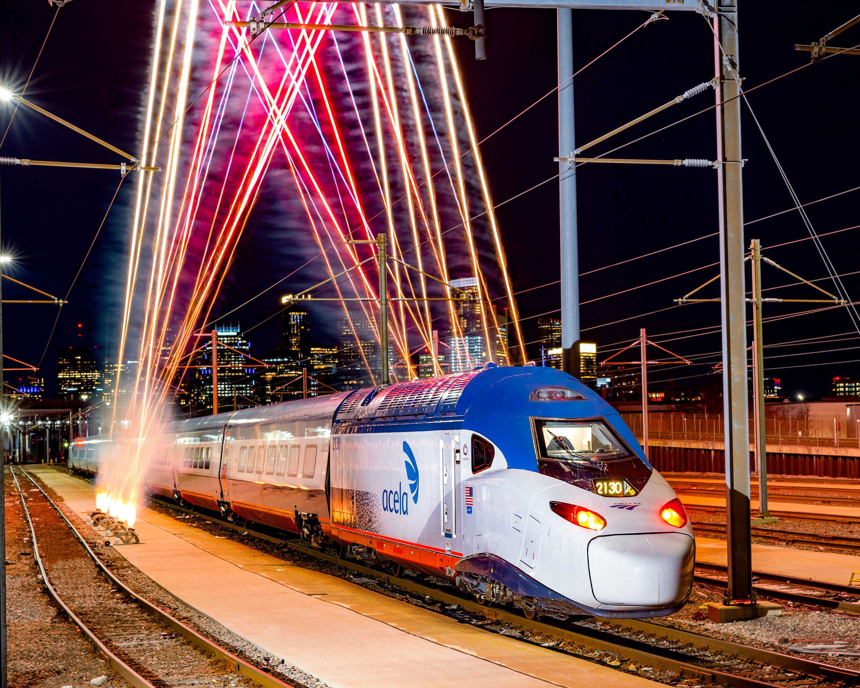 Cel mai rapid tren din SUA circulă începând de azi. Ce viteză prinde