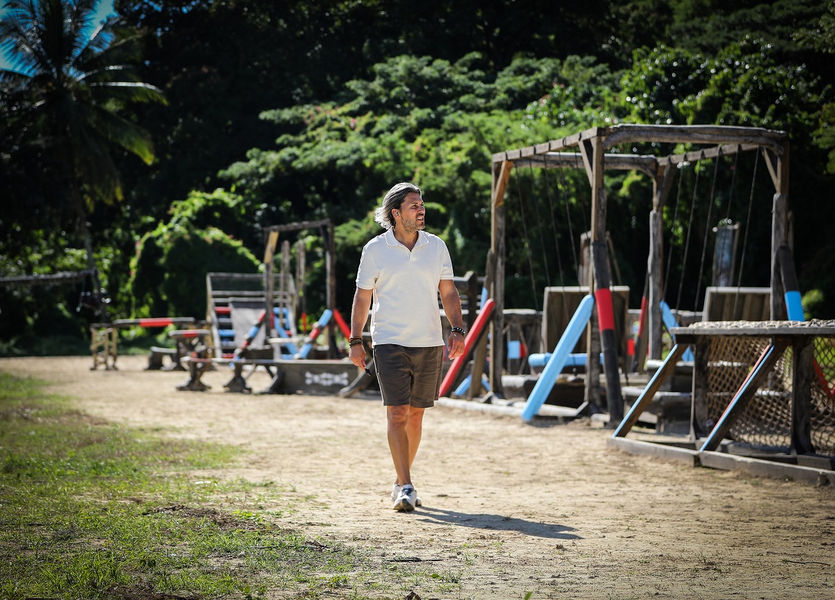 Cu cine a plecat Adi Vasile, prezentatorul Survivor România, în Republica Dominicană: „Am știut de la început că va fi greu”