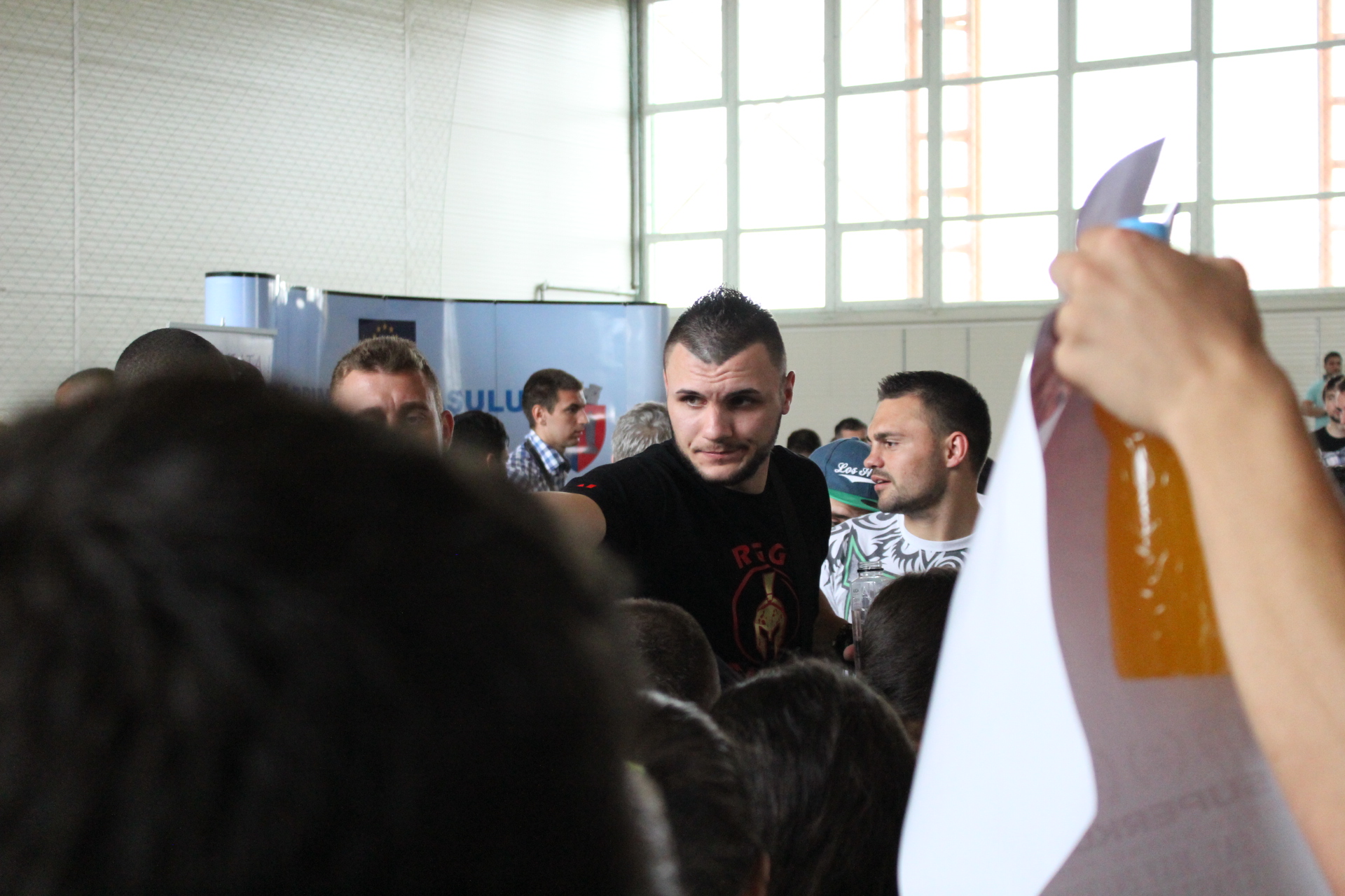 Superkombat : Irimia și luptătorii săi au inaugurat o sală de sport în Ovidiu 