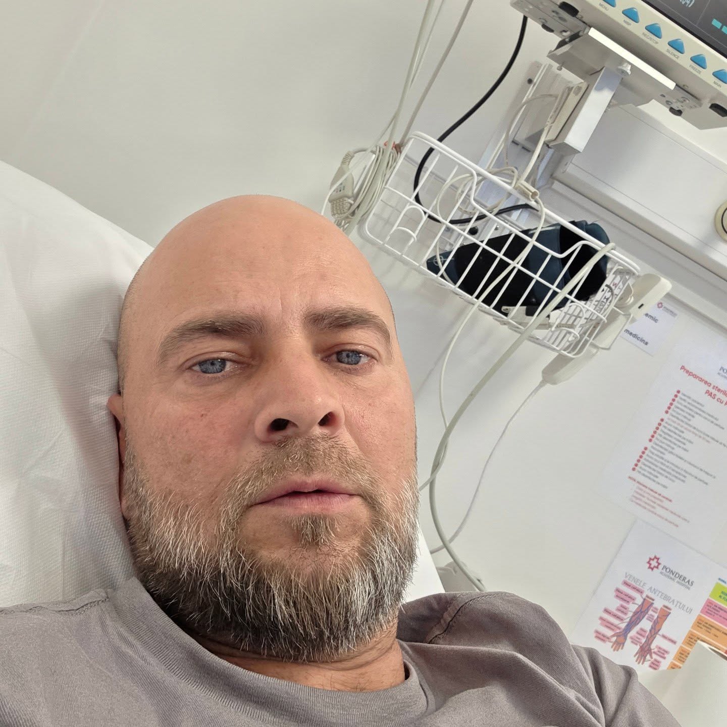 Cosmin Seleși a ajuns de urgență la spital: „Medicii sunt încă rezervați”. PRO TV a oprit filmările emisiunii „Batem palma”