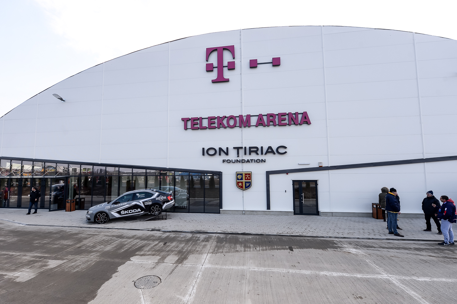 Patinoarul construit de Ion Țiriac, la Otopeni, a fost inaugurat / GALERIE FOTO