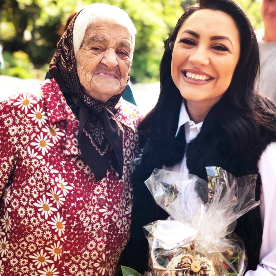 Gestul emoționat făcut de Andra în Săptămâna Mare. Toată lumea a felicitat-o | FOTO