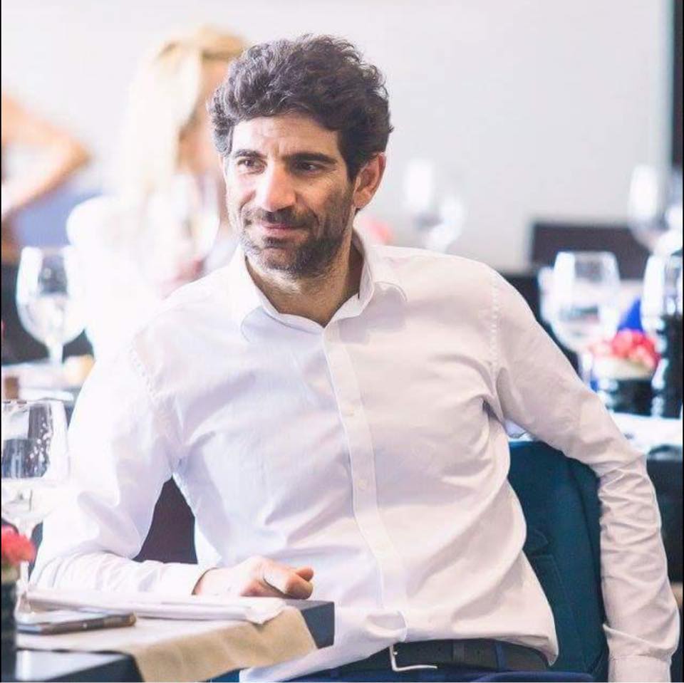 Toma Cuzin, Firicel din „Las Fierbinți”, fotomodel la Bucharest Fashion Week. Cum s-a descurcat pe podiumul de modă actorul