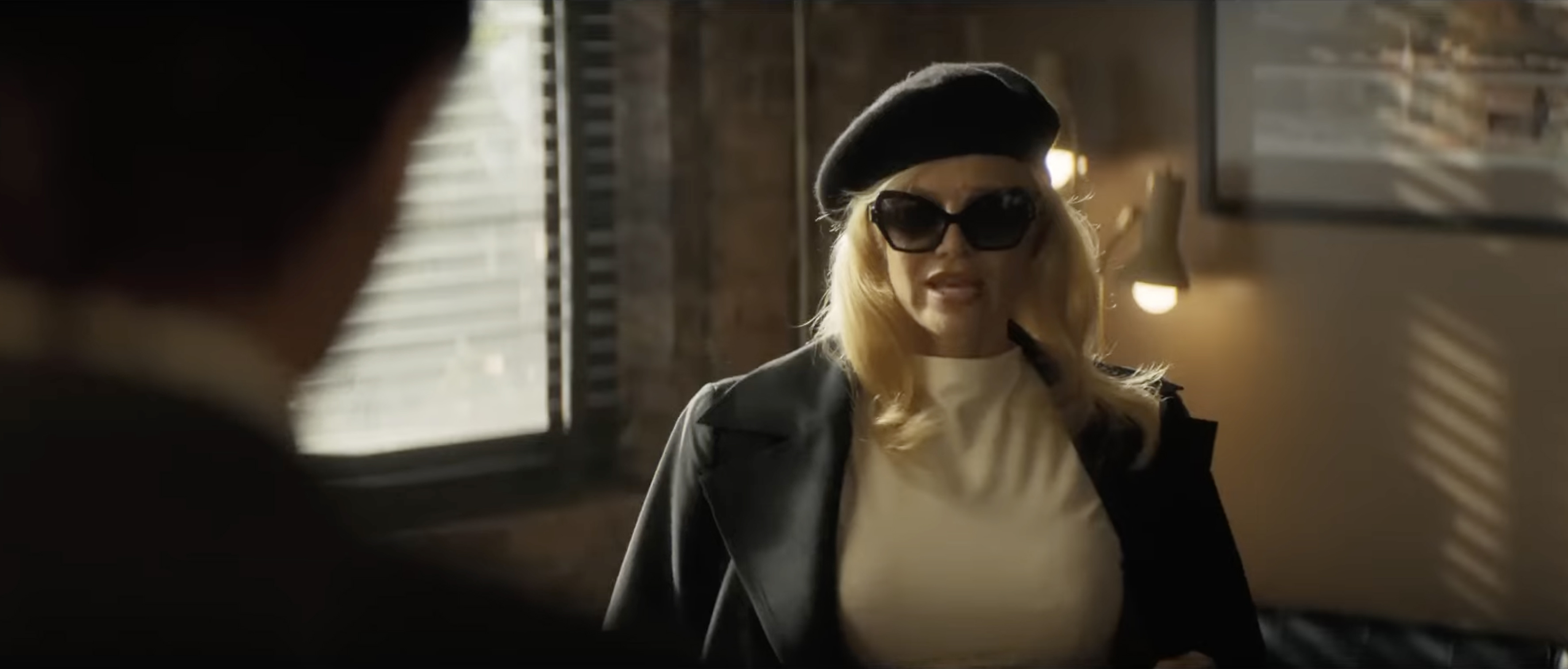 Un nou cuplu celebru la Hollywood? Actorul care e văduv de 16 ani, surprins când era pupat de Pamela Anderson