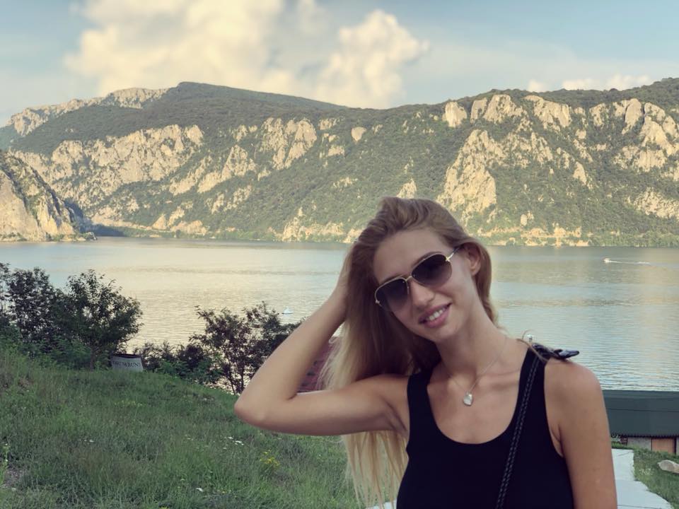 Cristian Boureanu și-a dus iubita tinerică în vacanță la Cazane | FOTO