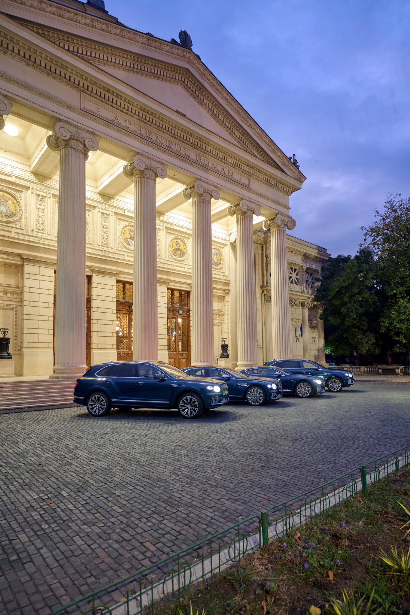 Ion Țiriac a cumpărat trei limuzine Bentley din cele patru dedicate Ateneului Român
