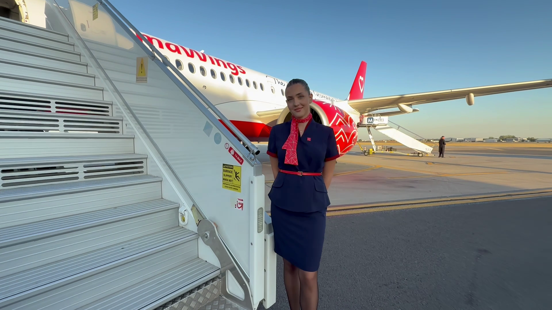 Meniu de lux în cel mai nou Airbus al unei companii românești! Libertatea a urcat la bordul noului avion de peste 100 de milioane de euro