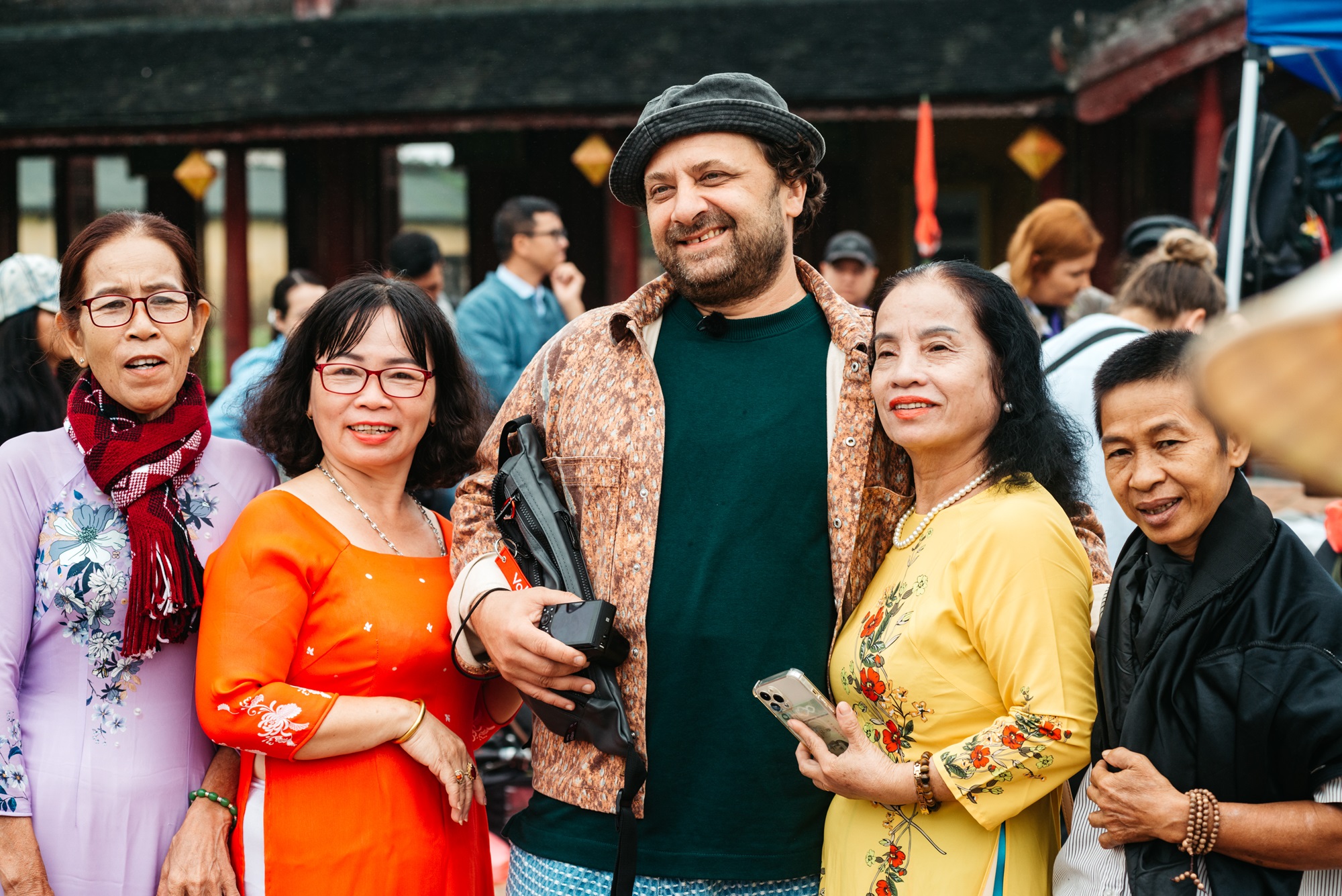 Antena 1 difuzează documentarul „Drumul Eroilor”, producție ce reface traseul Asia Express 2025