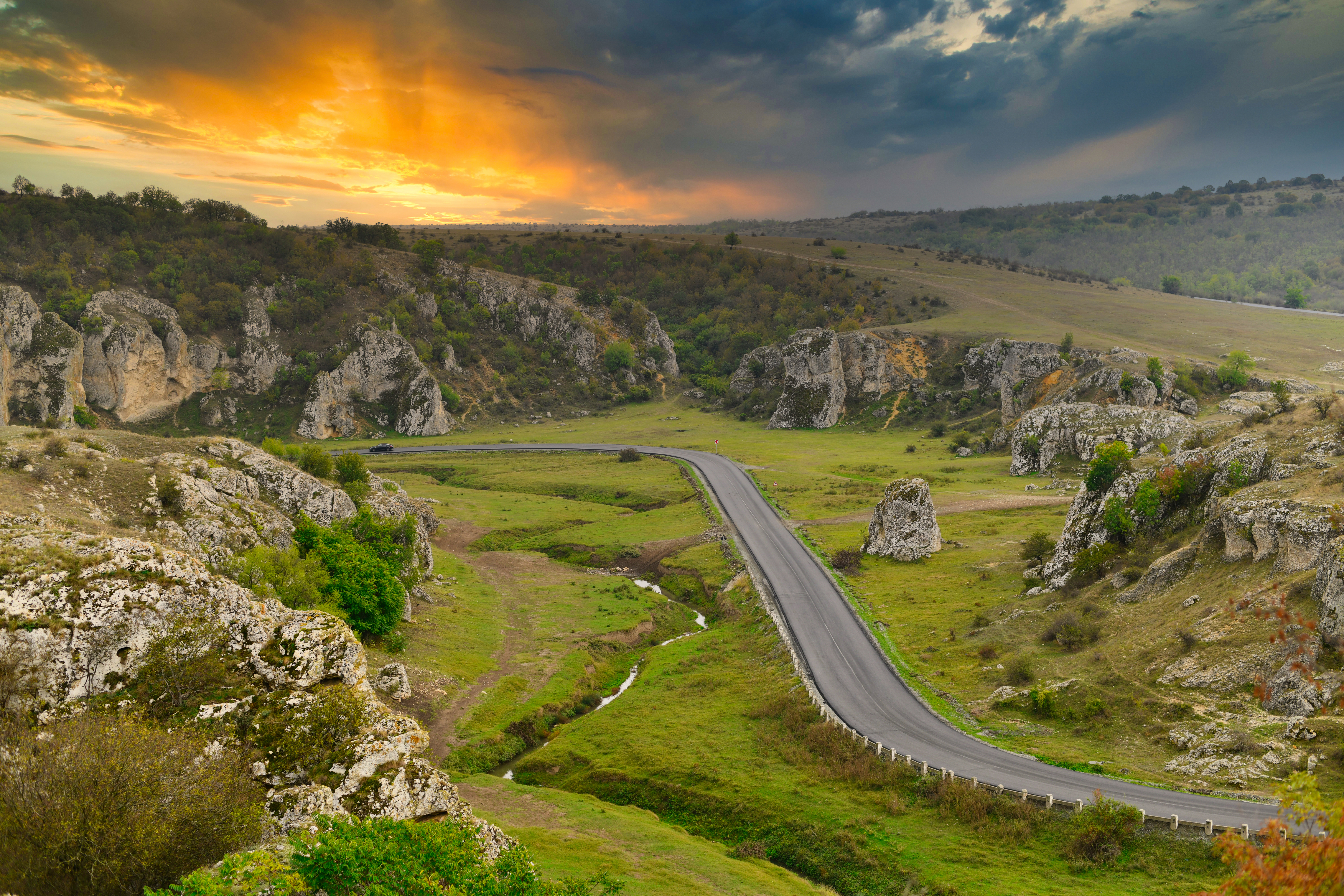 Cheile Dobrogei - activități și trasee. Ce obiective turistice să vizitezi și cum ajungi aici