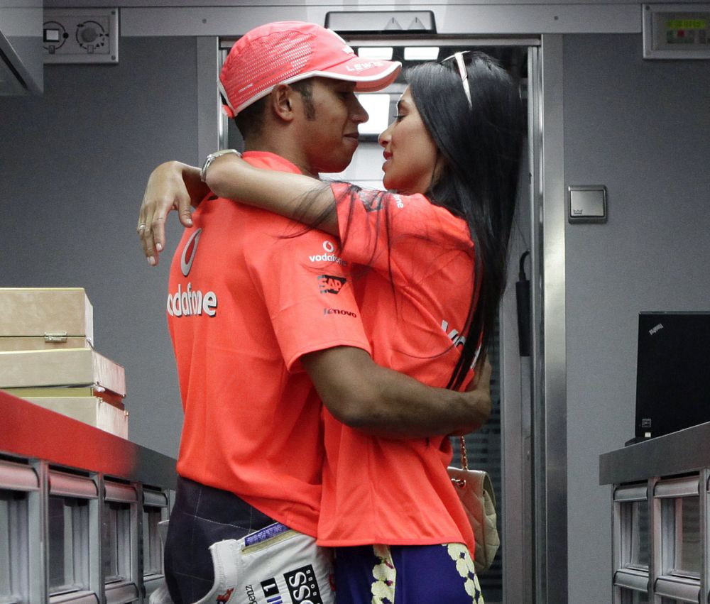 O filmare cu Nicole Scherzinger și Lewis Hamilton în ipostaze intime a fost publicată de hackeri. Peste 200.000 de persoane au văzut imaginile