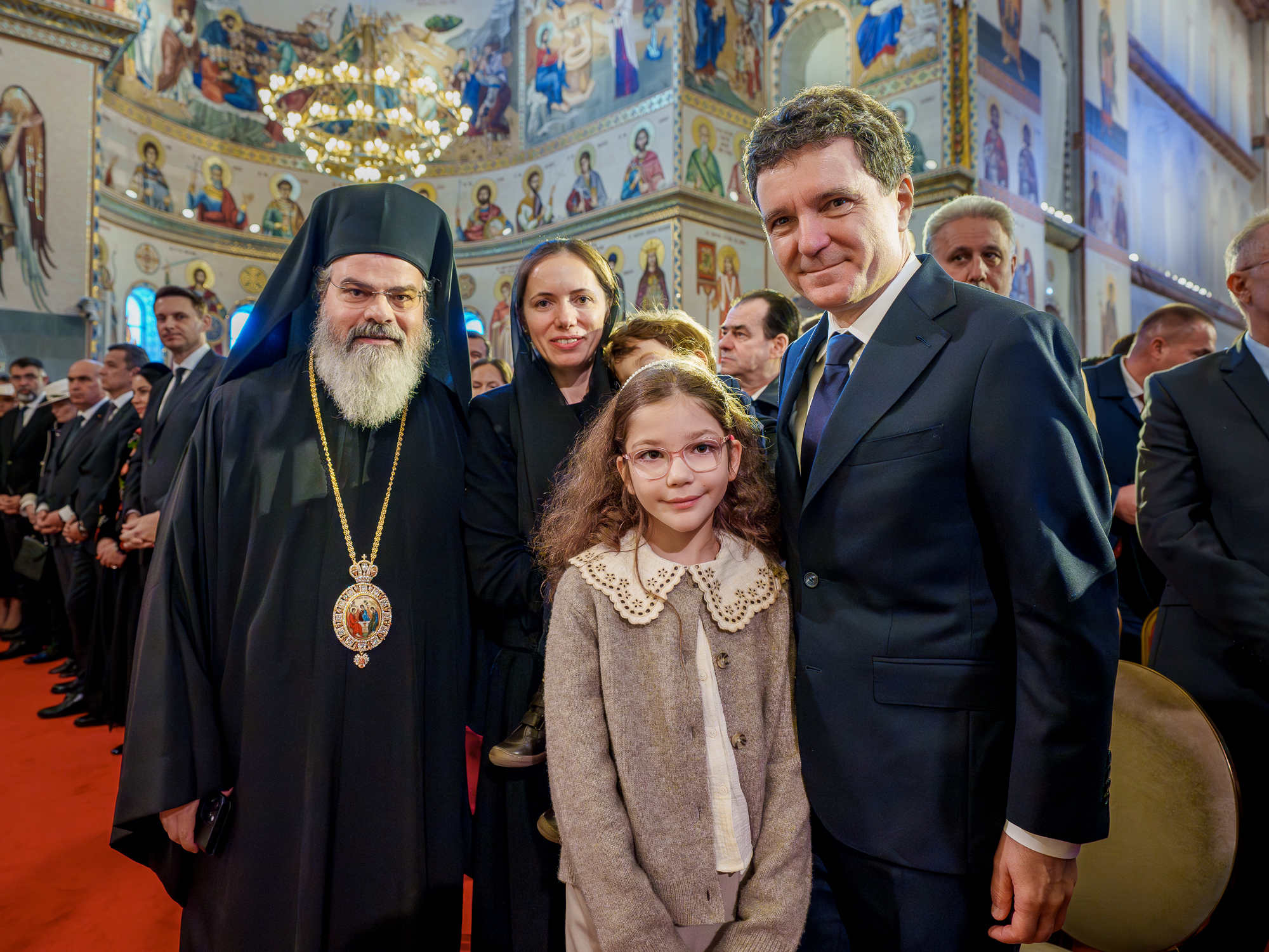 Dana Budeanu a criticat ținuta aleasă de Mirabela Grădinaru, partenera lui Nicușor Dan, la sfințirea Catedralei Mântuirii Neamului: „Alo, protocolu’ Cotroceni?”