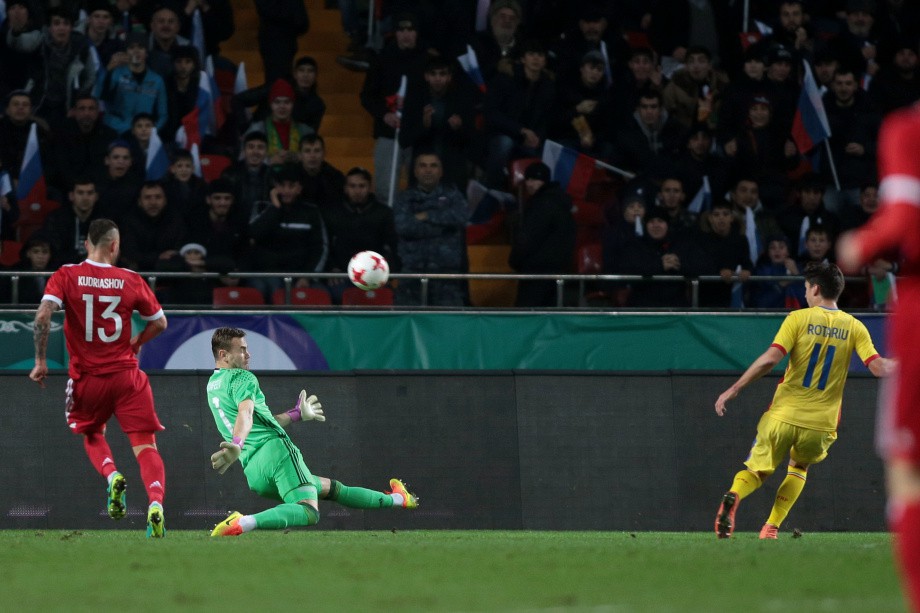 Rusia - România 1-0. Ce păcăleală! Christoph Daum a jucat la egal, dar a pierdut în ultima secundă. Din ofsaid! | LIVEBLOG