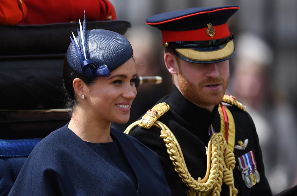 Meghan Markle, prima apariție publică după ce a născut. Ducesa de Sussex și Prințul Harry au participat la parada militară în onoarea Reginei Elisabeta a II-a / FOTO&VIDEO