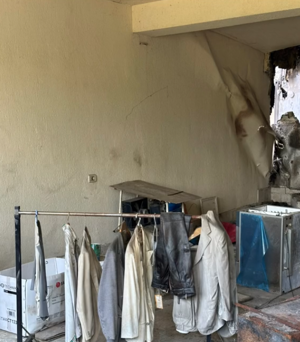 Imagini din interiorul vilei din Izvorani a lui Irinel Columbeanu. Imobilul a ars complet, dar pozele cu fiica lui nu au fost atinse de flăcări