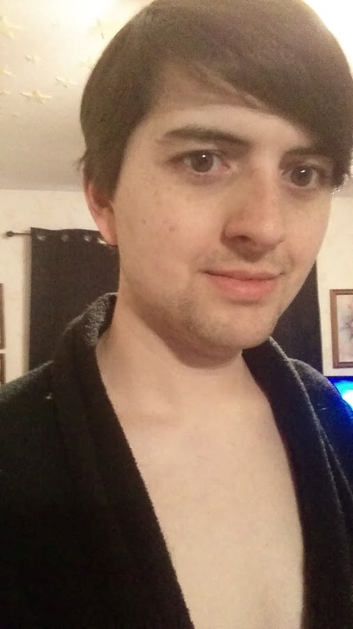 FOTO | O tânără transgender povestește cum un bărbat a încercat să o violeze la prima ei întâlnire ca femeie