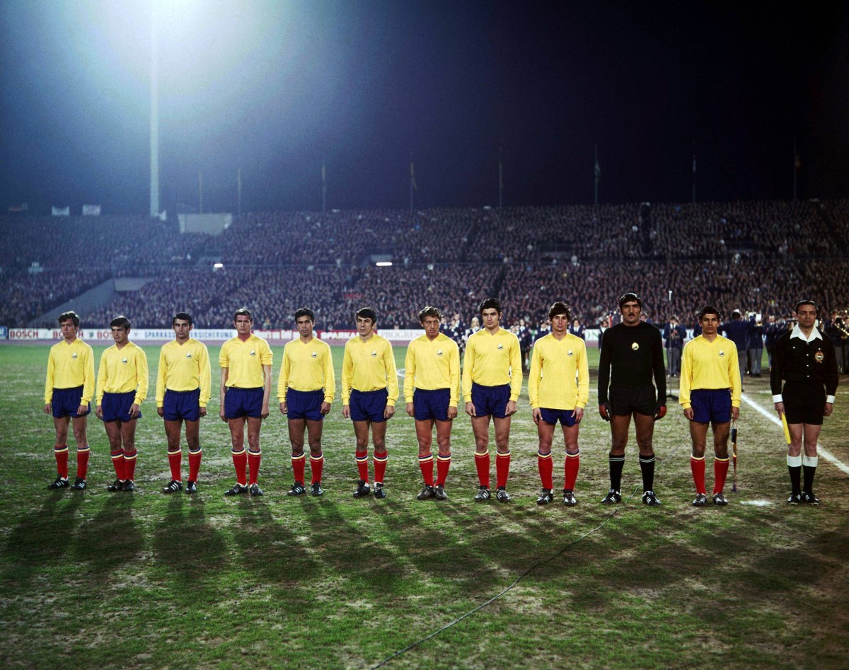 Cine a fost Mircea Lucescu. Imagini de arhivă cu căpitanul României la Mondialul din 1970, creatorul lui Dinamo de la finalul anilor '80 și unul dintre cei mai titrați antrenori din istorie