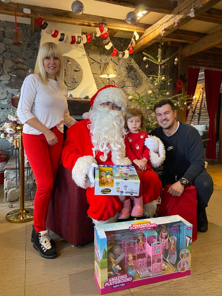 Imagini cu Elena Udrea și fiica ei în vacanță. Ce destinație din Italia au ales: „Dorința mea cea mai mare a fost ascultată și împlinită de Dumnezeu”