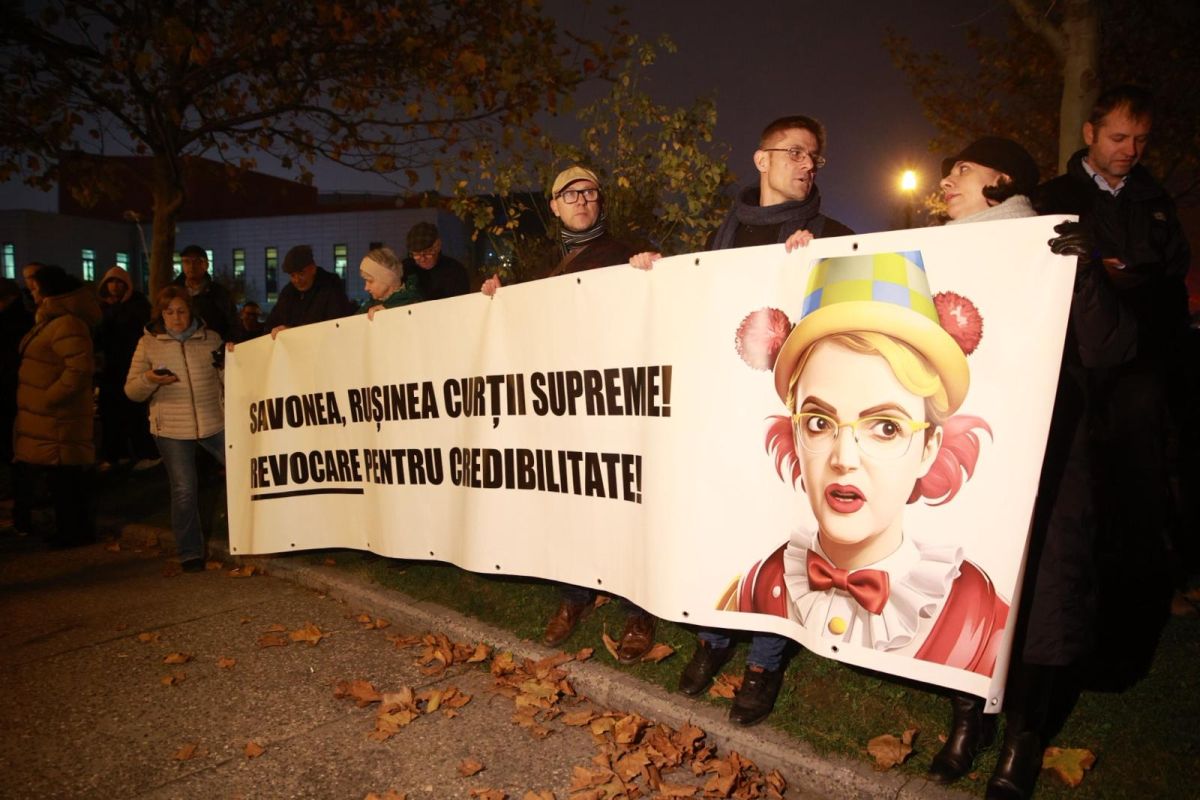 Protest în fața CSM după valul de infractori eliberați: „Pentru furt, abuz și mită vine Lia și te-achită”