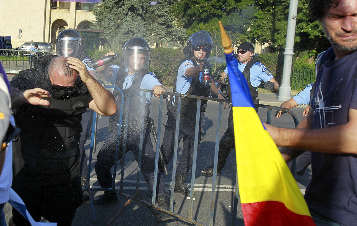 Un an de la protestul din 10 august, soldat cu violențe de stradă: aceiaşi şefi ai Jandarmeriei în funcţie, nici un vinovat găsit