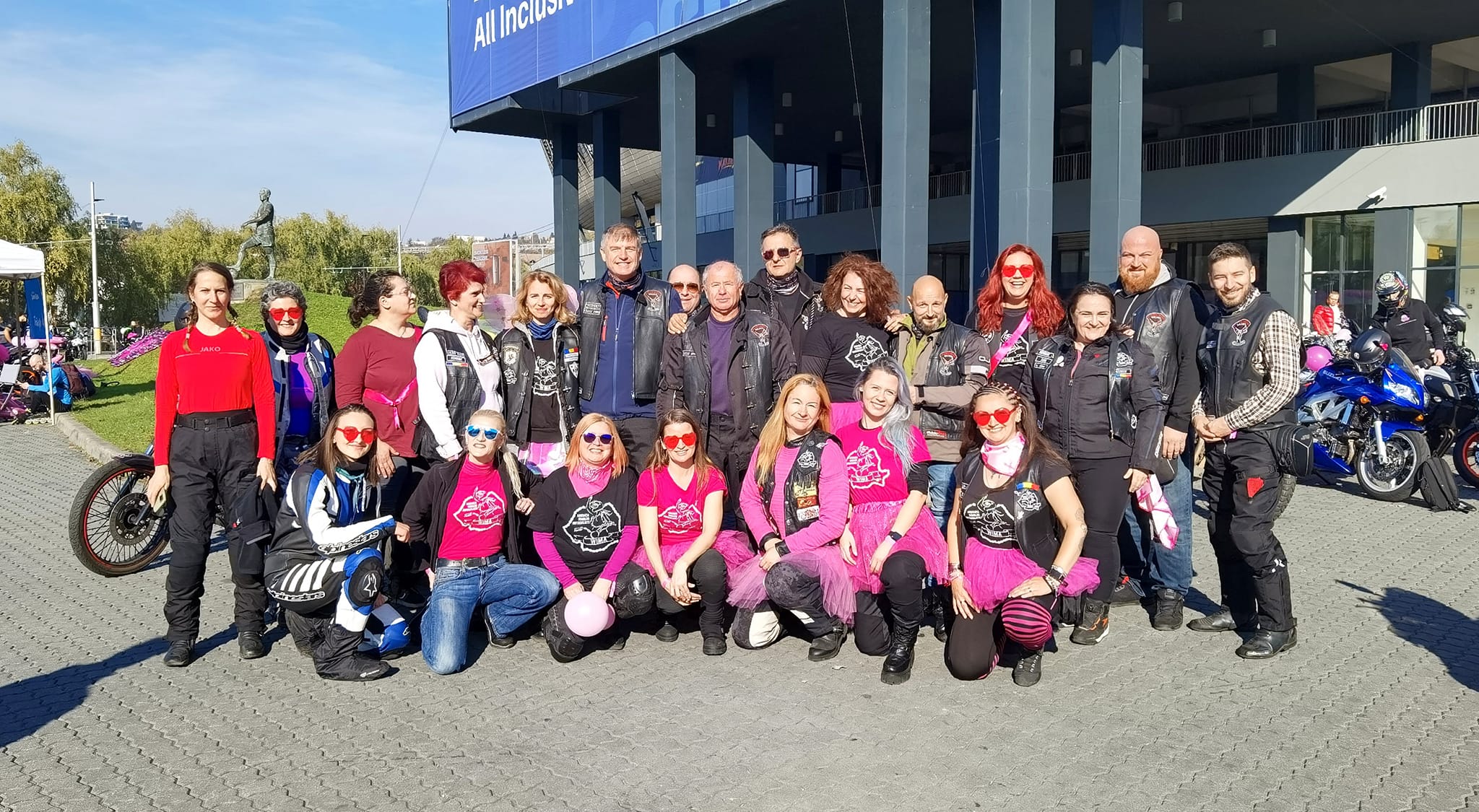 Marşuri moto Pink Ride în Bucureşti şi Cluj-Napoca, pentru conștientizarea precoce a cancerului de sân