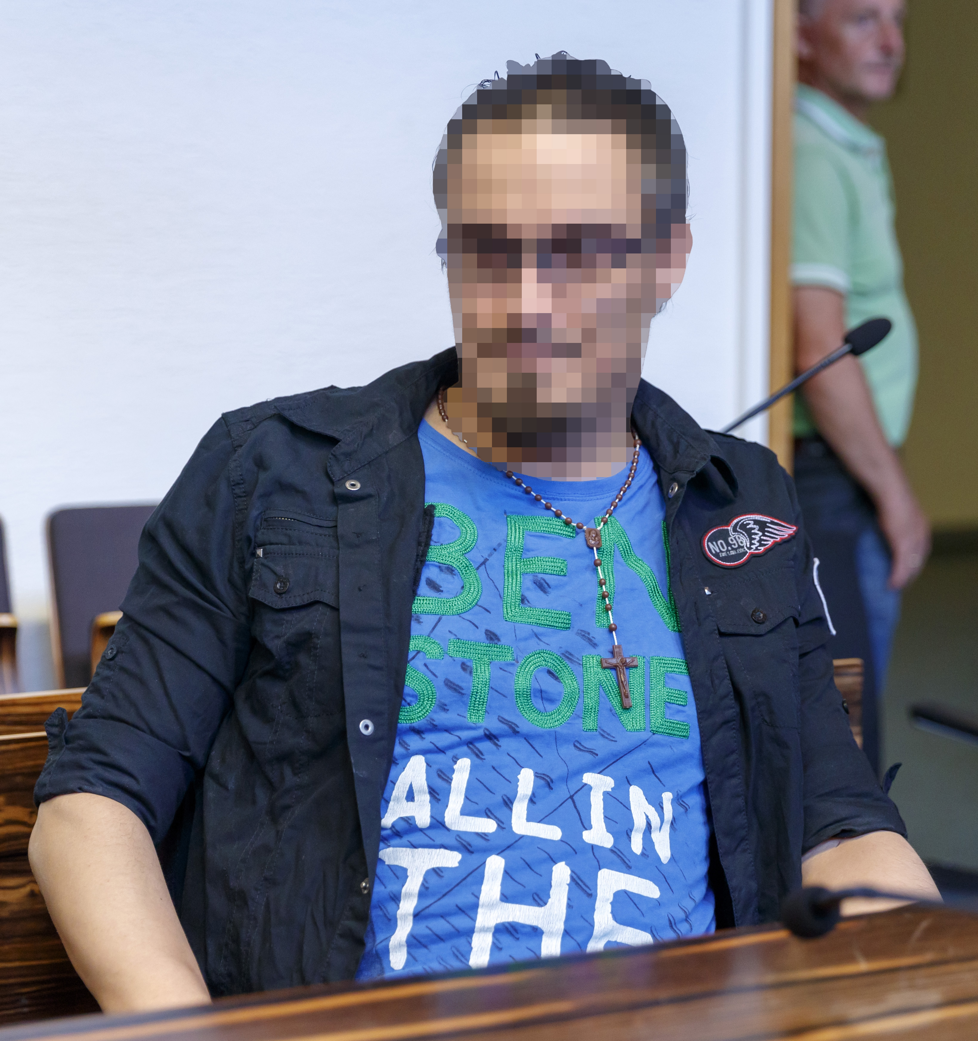 Pedeapsa primită de doi părinți care și-au violat fiul de 9 ani și l-au vândut pedofililor pe „dark web”. Ororile au fost filmate