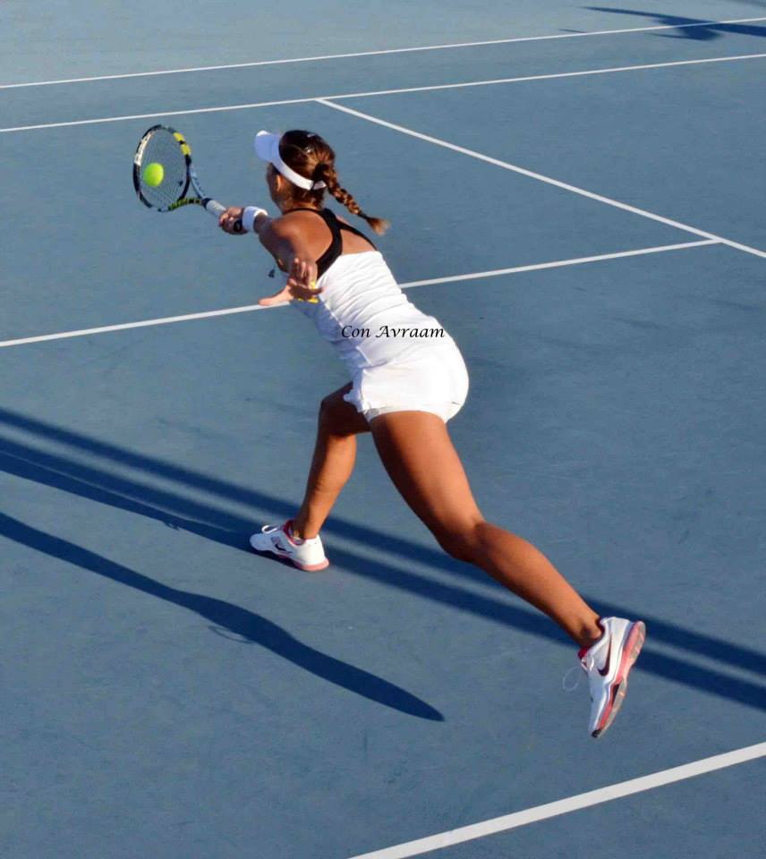 Un mare talent al tenisului tricolor se stinge în Cipru: ”Caut sponsor, pentru a-mi realiza visul!”. Raluca Șerban a intrat pe mâna antrenorului care l-a făcut mare pe Baghdatis. Sportiva este valoroasă, dar și frumoasă / GALERIE FOTO