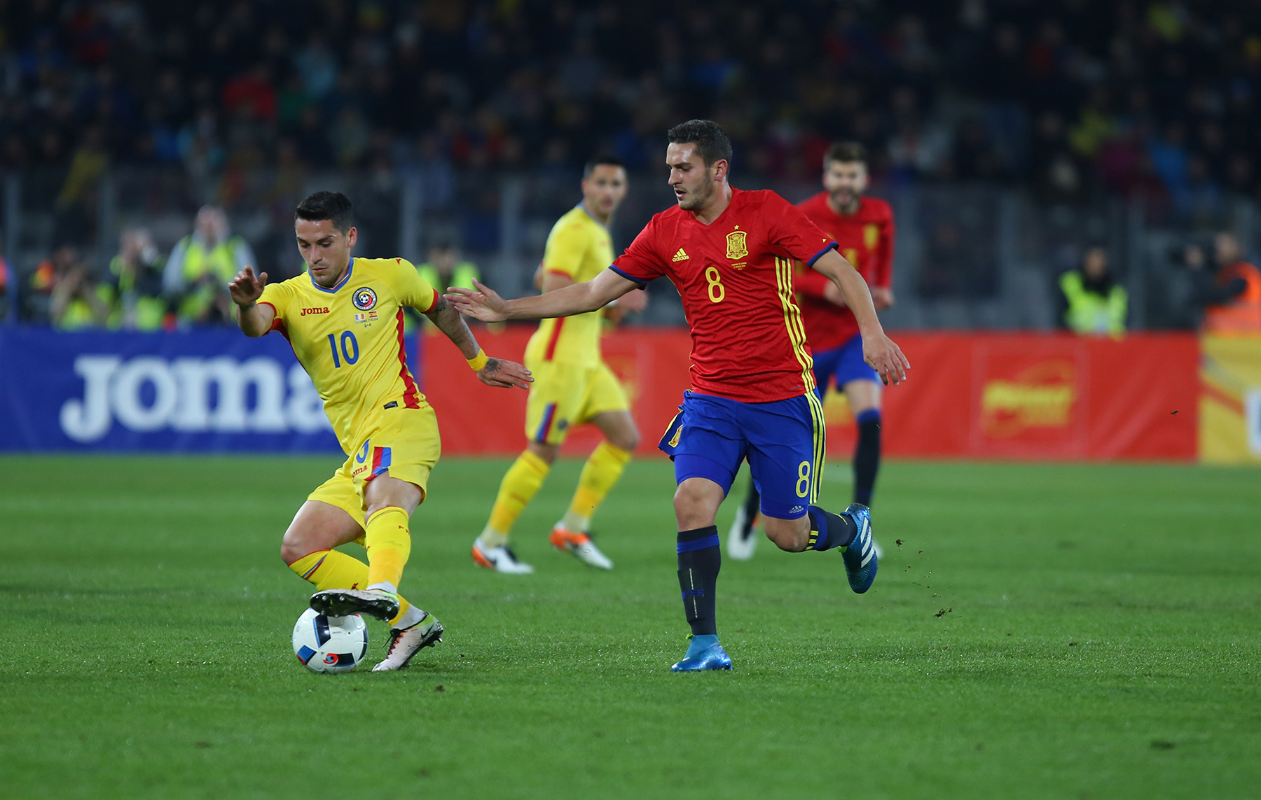 România - Spania 0-0. Speranțe pentru Euro. Tricolorii au dat o replică excelentă campioanei Europei en-titre și au ajuns la 14 meciuri fără înfrângere. Stanciu a fost omul-orchestră al amicalului de pe ”Cluj Arena” / LIVEBLOG&FOTO&VIDEO