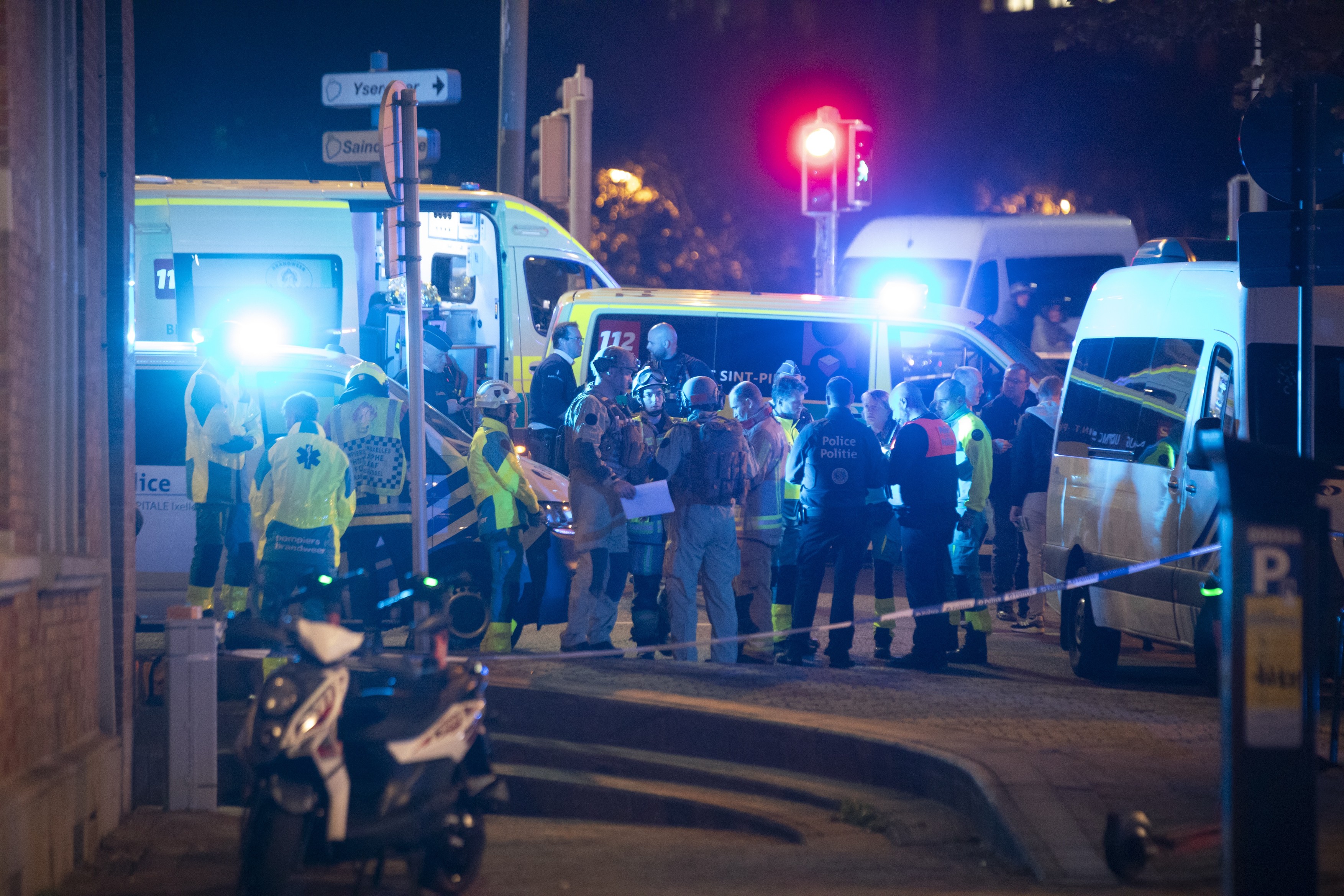 Atac terorist în Bruxelles: Poliția l-a împușcat mortal pe bărbatul care a ucis doi suedezi înainte de meciul de fotbal Belgia - Suedia