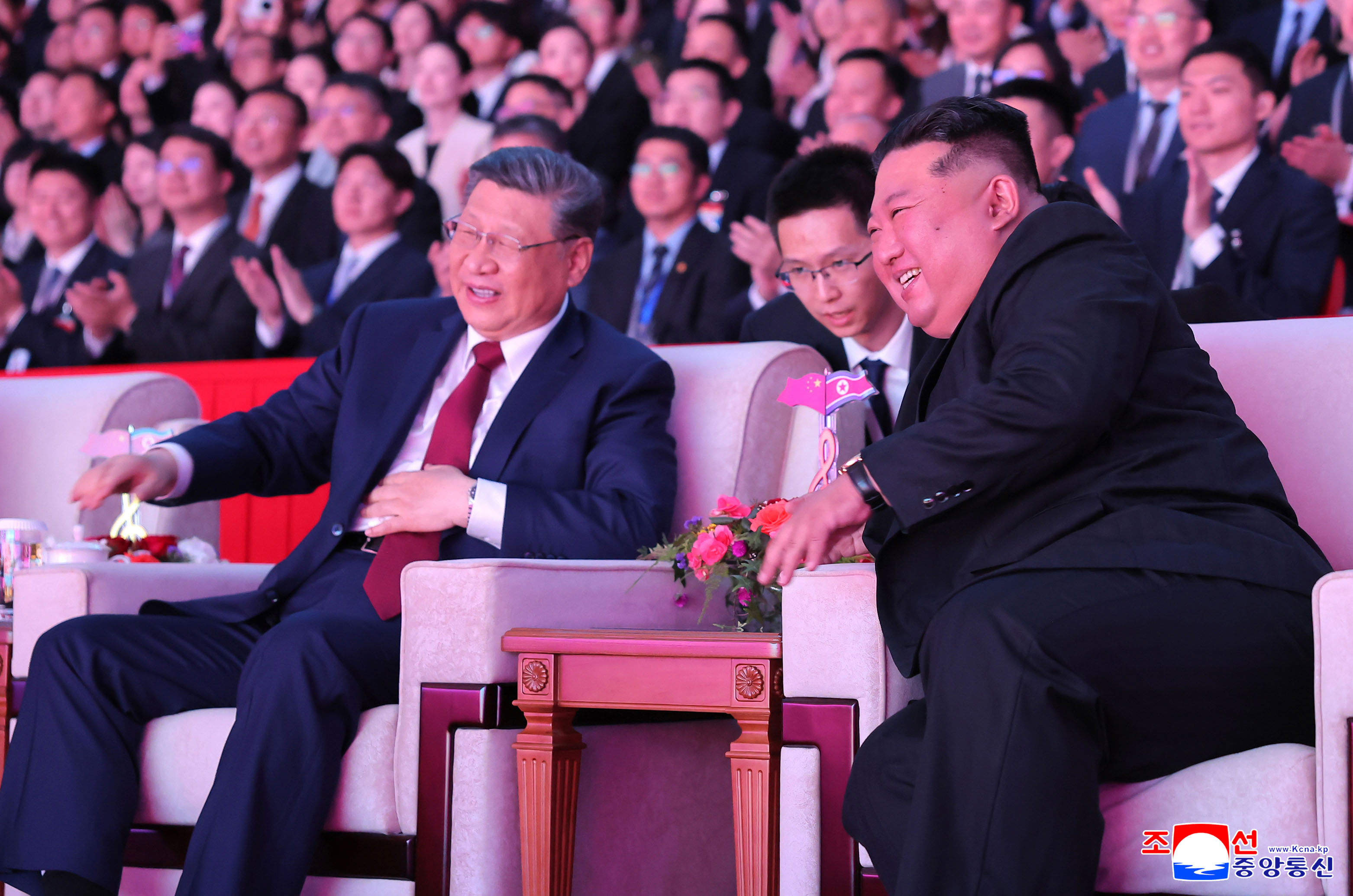 Kim Jong-un a organizat o primire grandioasă pentru Xi Jinping, iar liderul chinez a lăsat o scrisoare de mulțumire. Declarația care a stârnit îngrijorări în Coreea de Sud