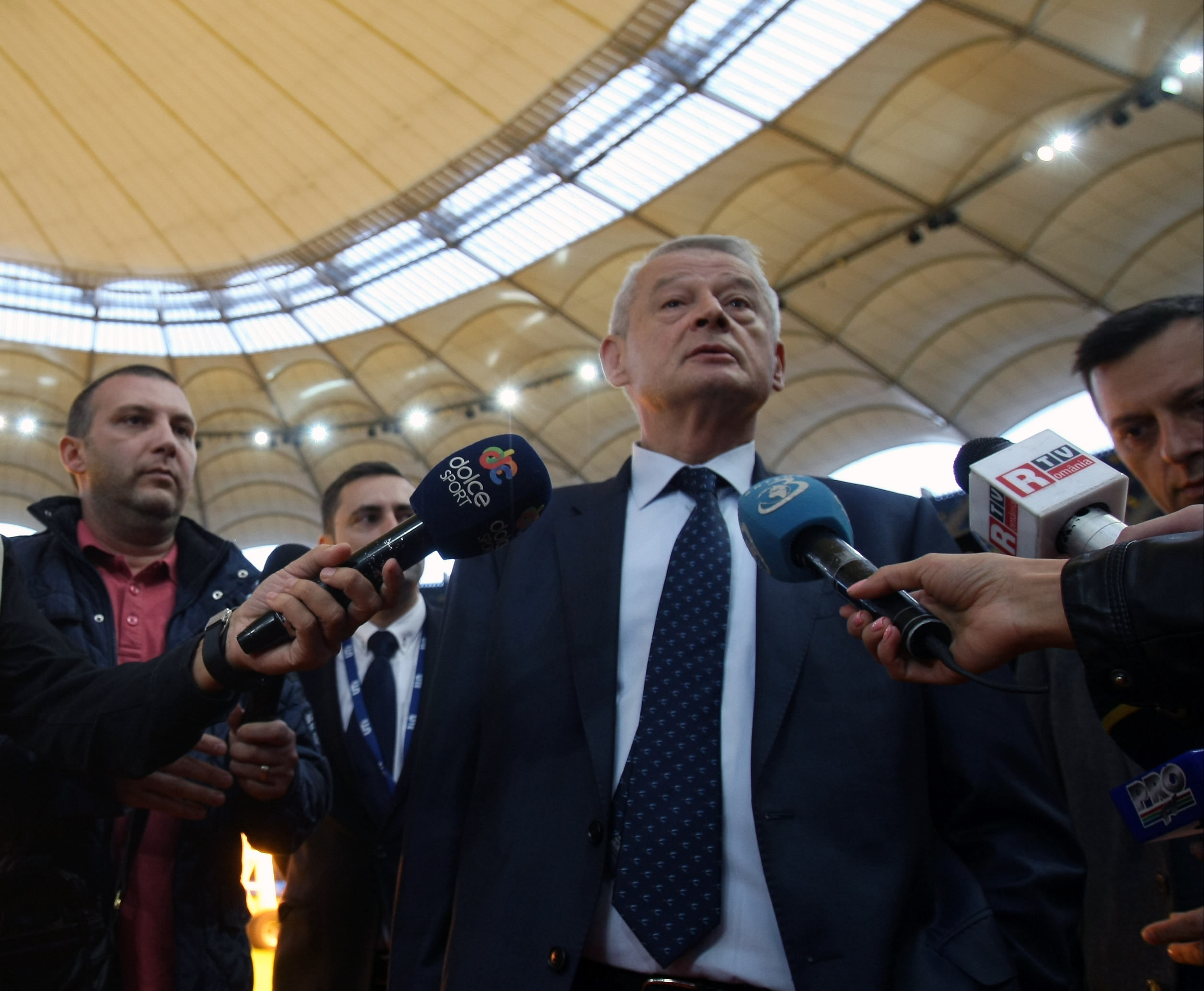 GALERIE FOTO /A fost inaugurat sistemul de lămpi cu raze ultraviolete