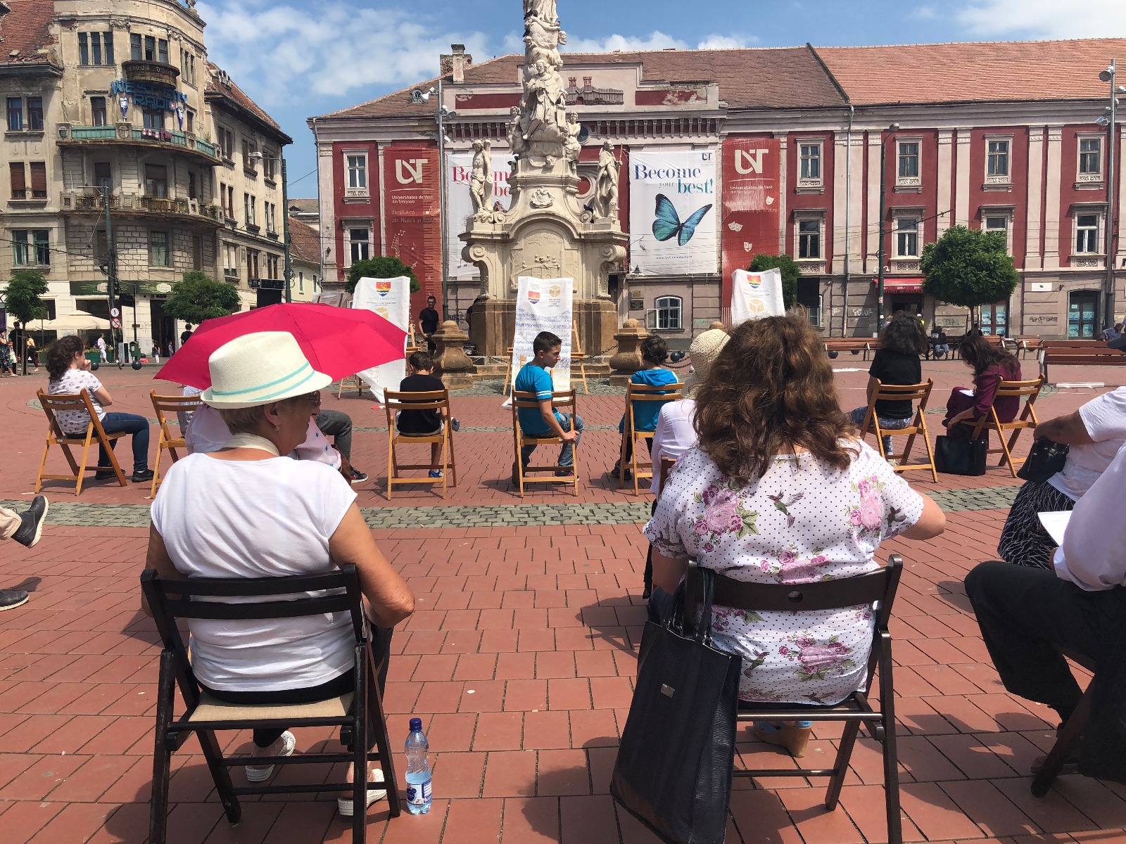 FOTO/ Lectură sub semnul Wi-Fi la Timișoara. Cum unește cartea comunitatea și emite semnale, pentru al treilea an la rând la ConCentrica