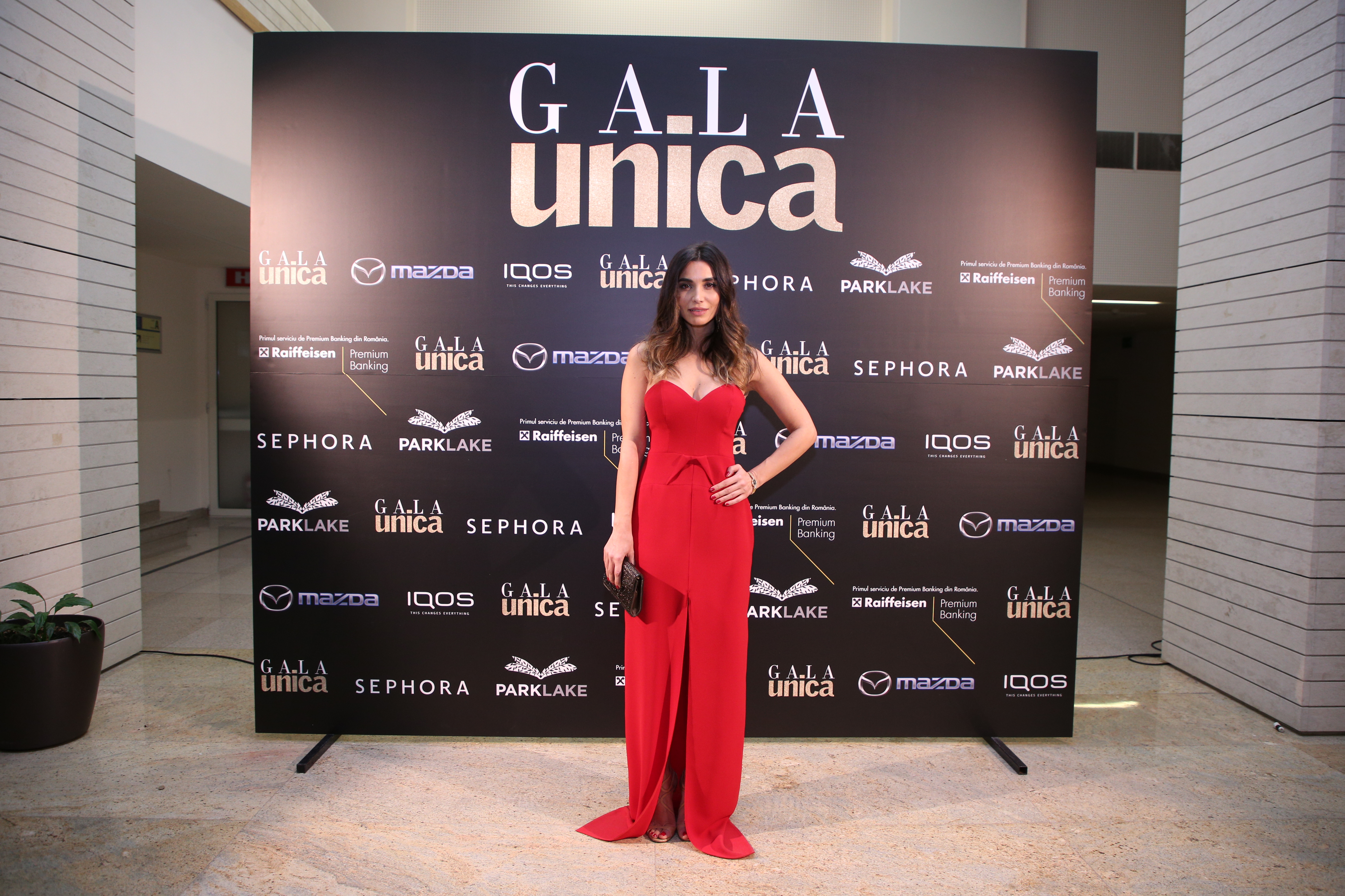 FOTO EXCLUSIV/ Gala Unica 2017. Vedetele au reinterpretat dress-code-ul. Au optat pentru o ținută „all red”