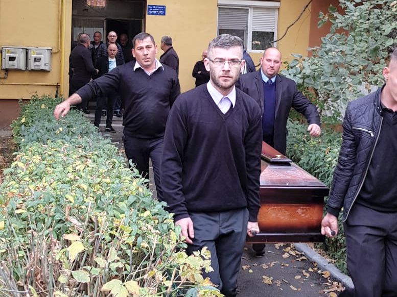 Trupul neînsuflețit al lui Ilie Balaci a fost scos în sicriu | IMAGINI TULBURĂTOARE