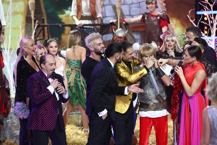 Măști spectaculoase și zeci de vedete la Revelionul Starurilor 2019,  prezentat de Dan Negru | FOTO