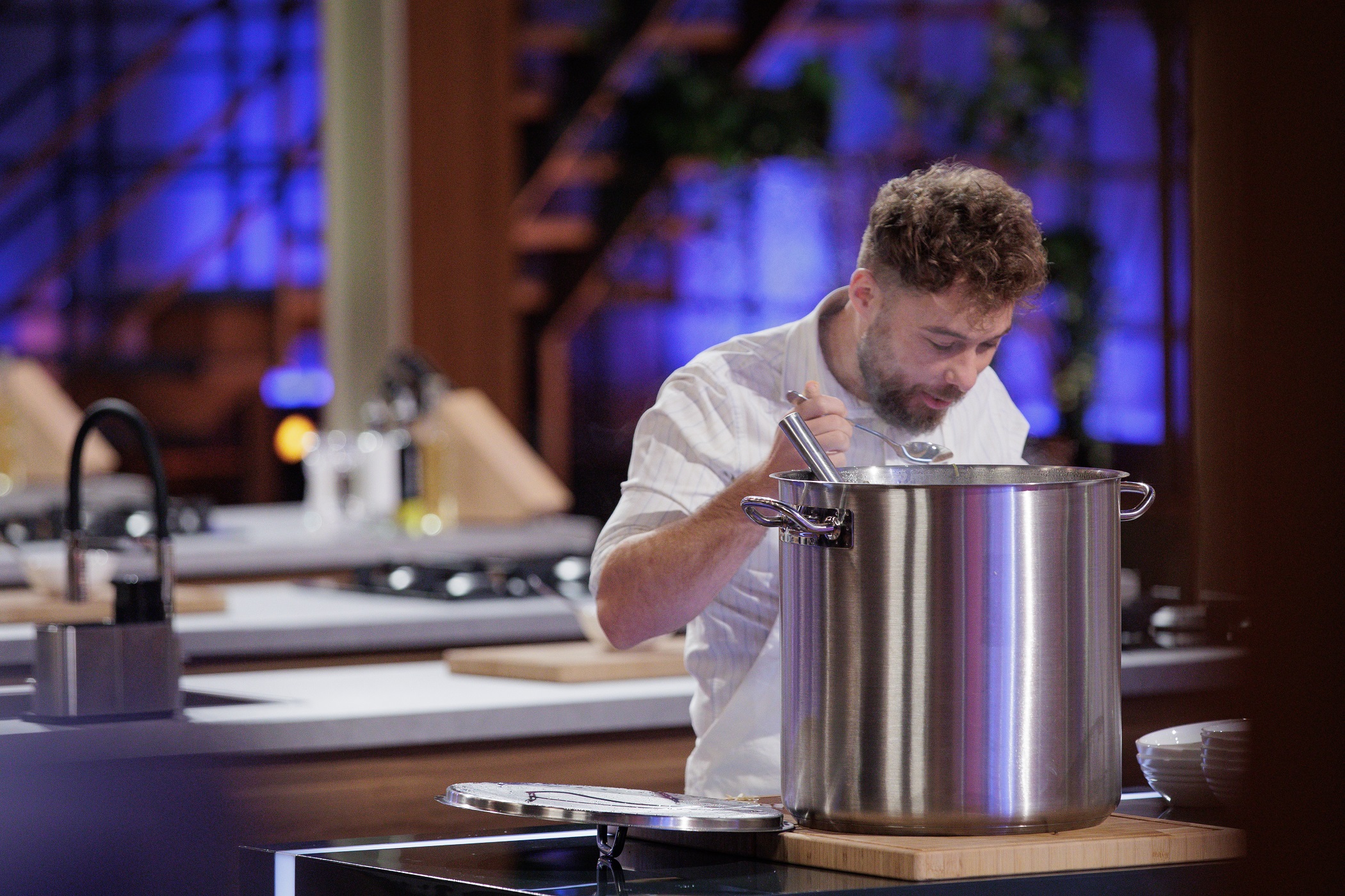 Mircea Bravo și tanti Lenuța, invitați speciali la MasterChef România. Concurenții rămași în competiție vor fi puși în dificultate