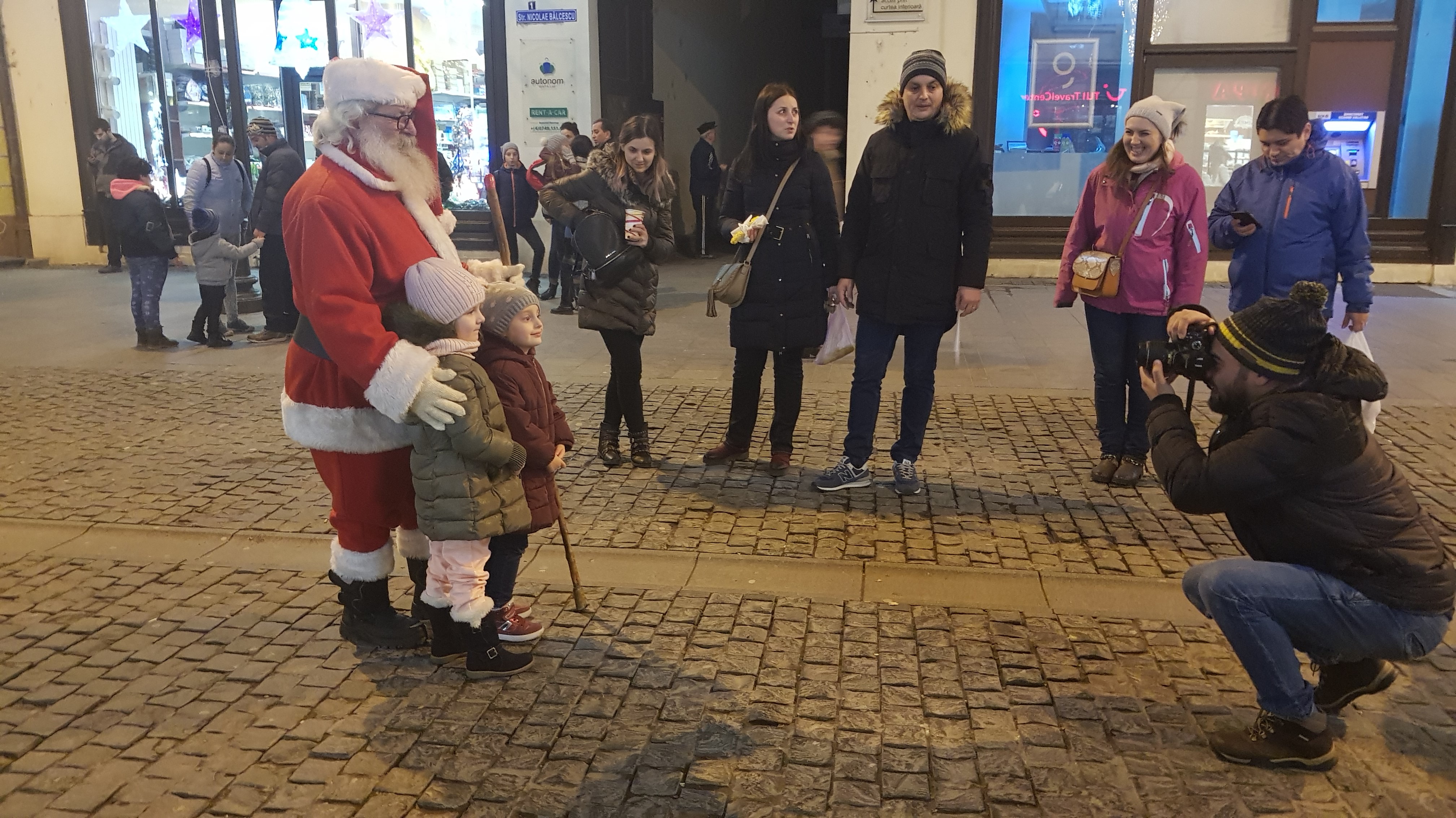 VIDEO&FOTO/ Mii de vizitatori la Târgul de Crăciun din Sibiu, la sfârșitul săptămânii trecute. O bucată din Viena, la prețuri de România