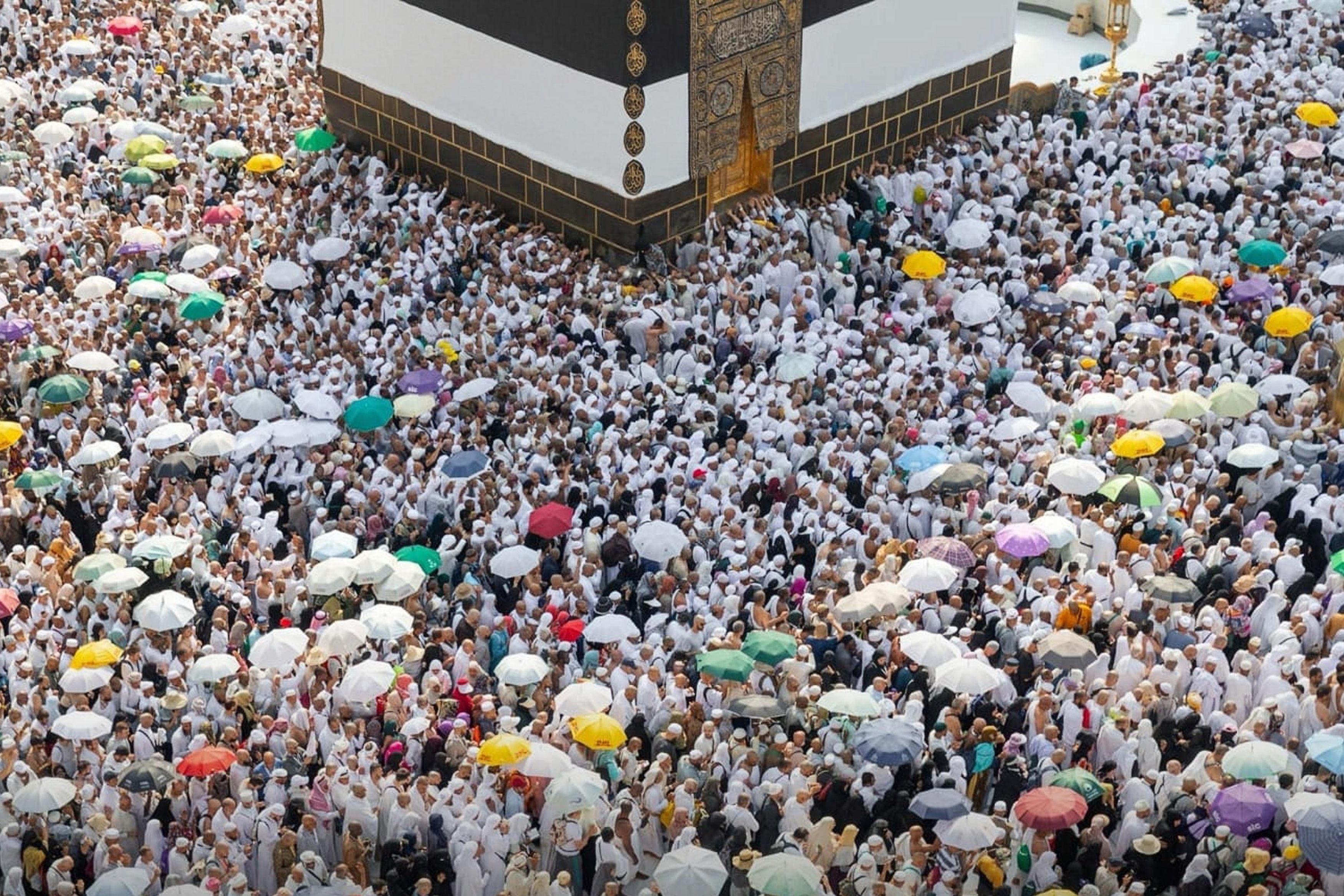 Peste 900 de oameni au murit la pelerinajul de la Mecca, din cauza temperaturilor de peste 50 de grade Celsius